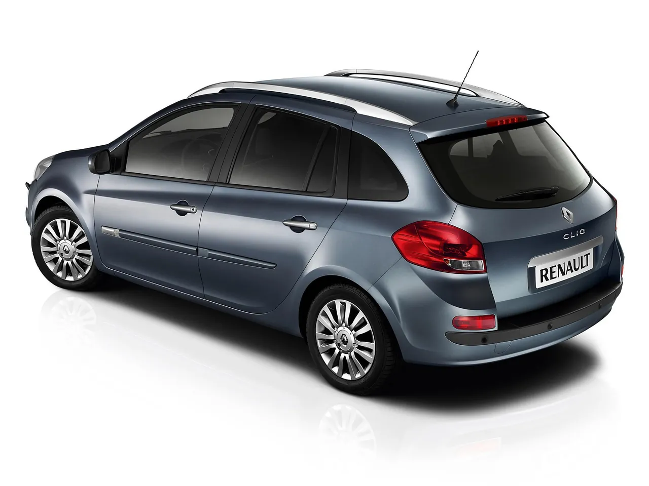 Renault Clio Estate (2010) – zadní tříčtvrteční pohled