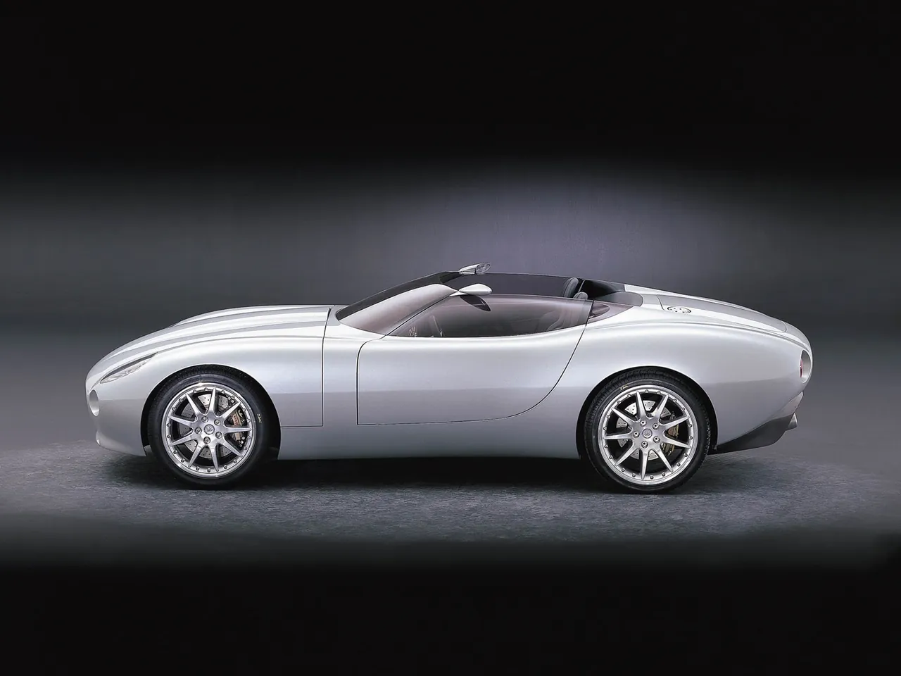 Jaguar F-Type Concept (2000) – boční profil