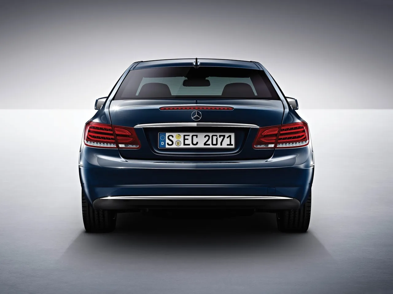 Mercedes-Benz E-Class Coupe (2014) – zezadu