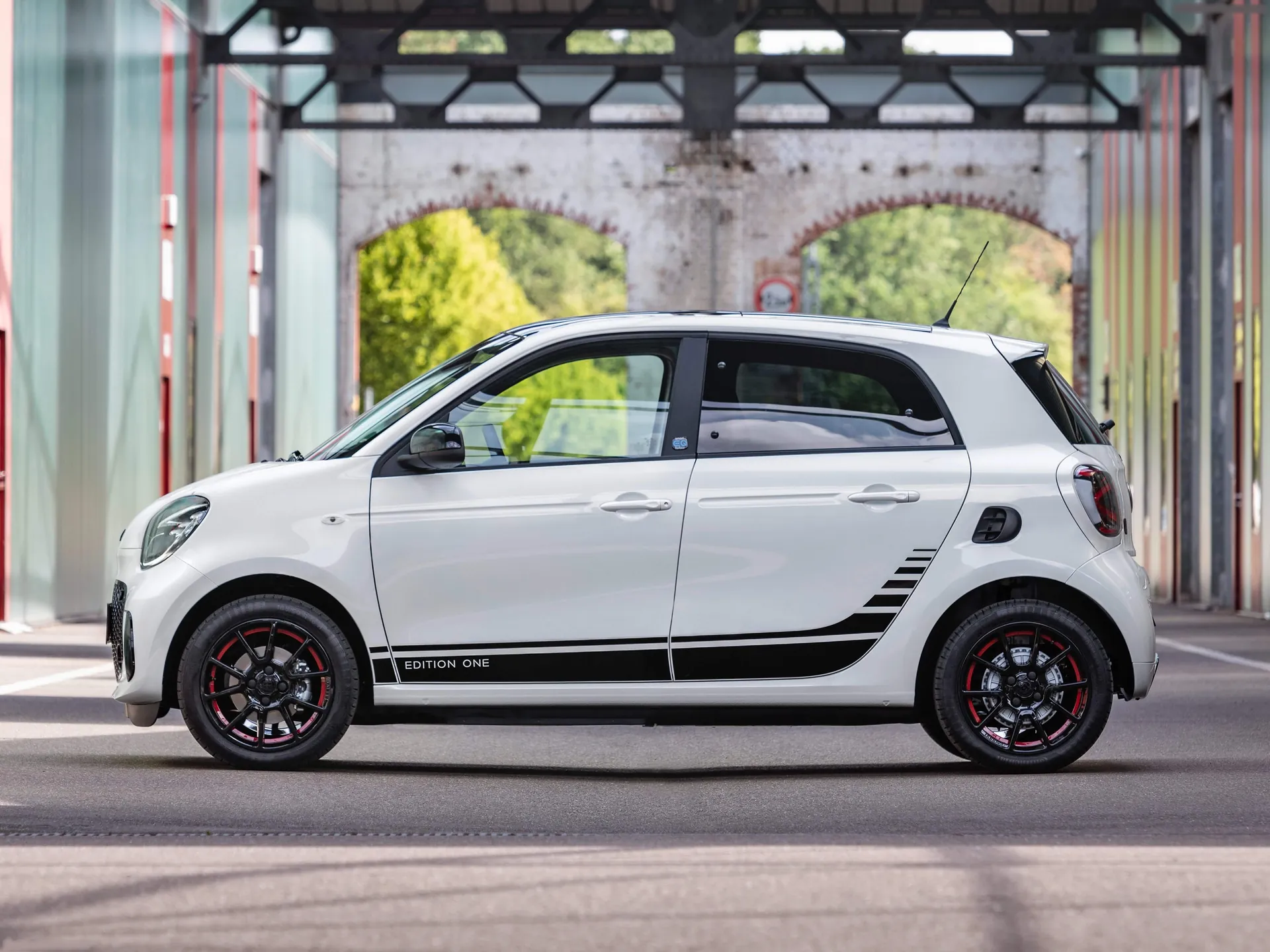 Smart EQ forfour (2020) – boční profil