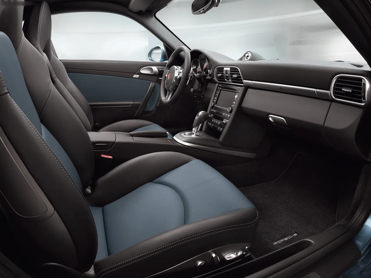 Porsche 911 Turbo S (2011) - Interior