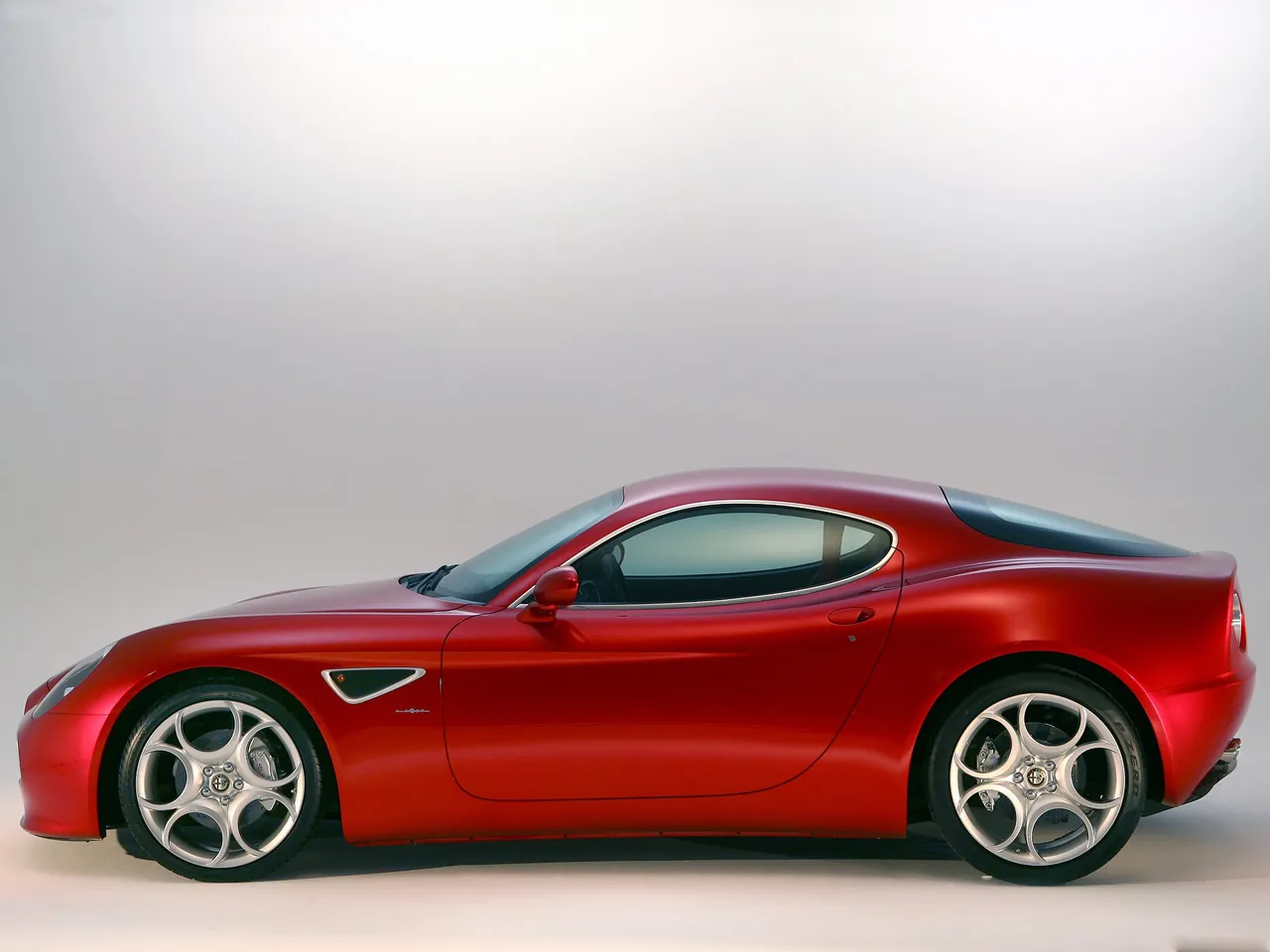 Alfa Romeo 8c Competizione (2007) - Side Profile
