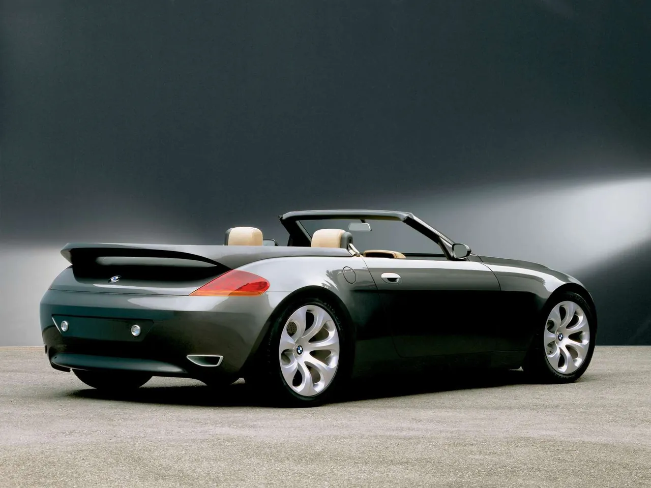BMW Z9 Convertible Concept (2000) – zadní tříčtvrteční pohled