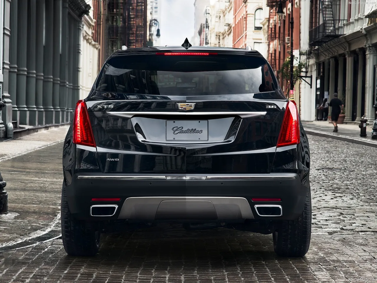 Cadillac XT5 (2017) – zezadu