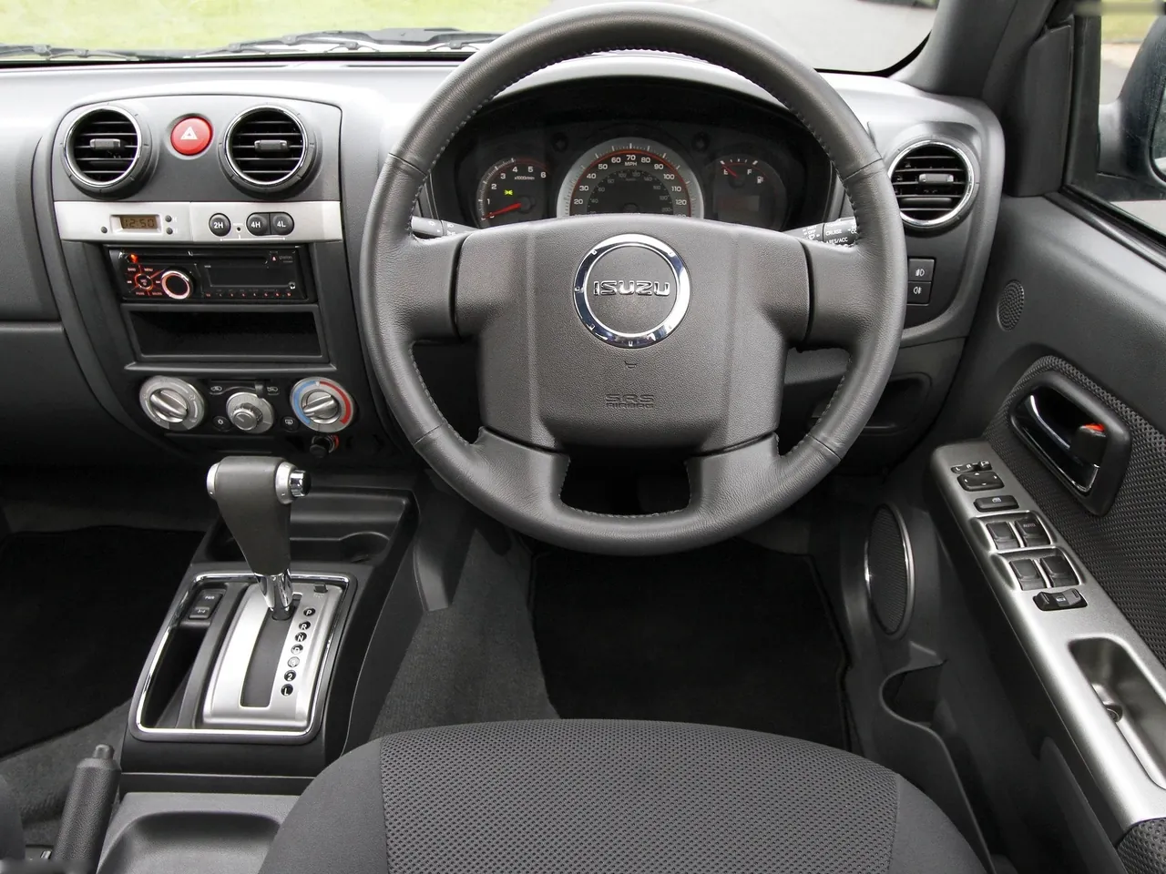 Isuzu Rodeo 3.0 Denver (2011) – interiér