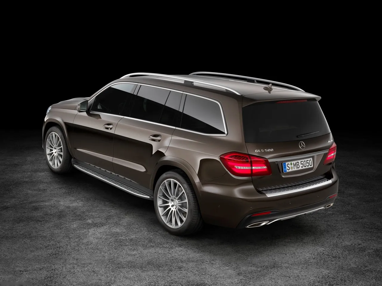 Mercedes-Benz GLS (2017) – zadní tříčtvrteční pohled