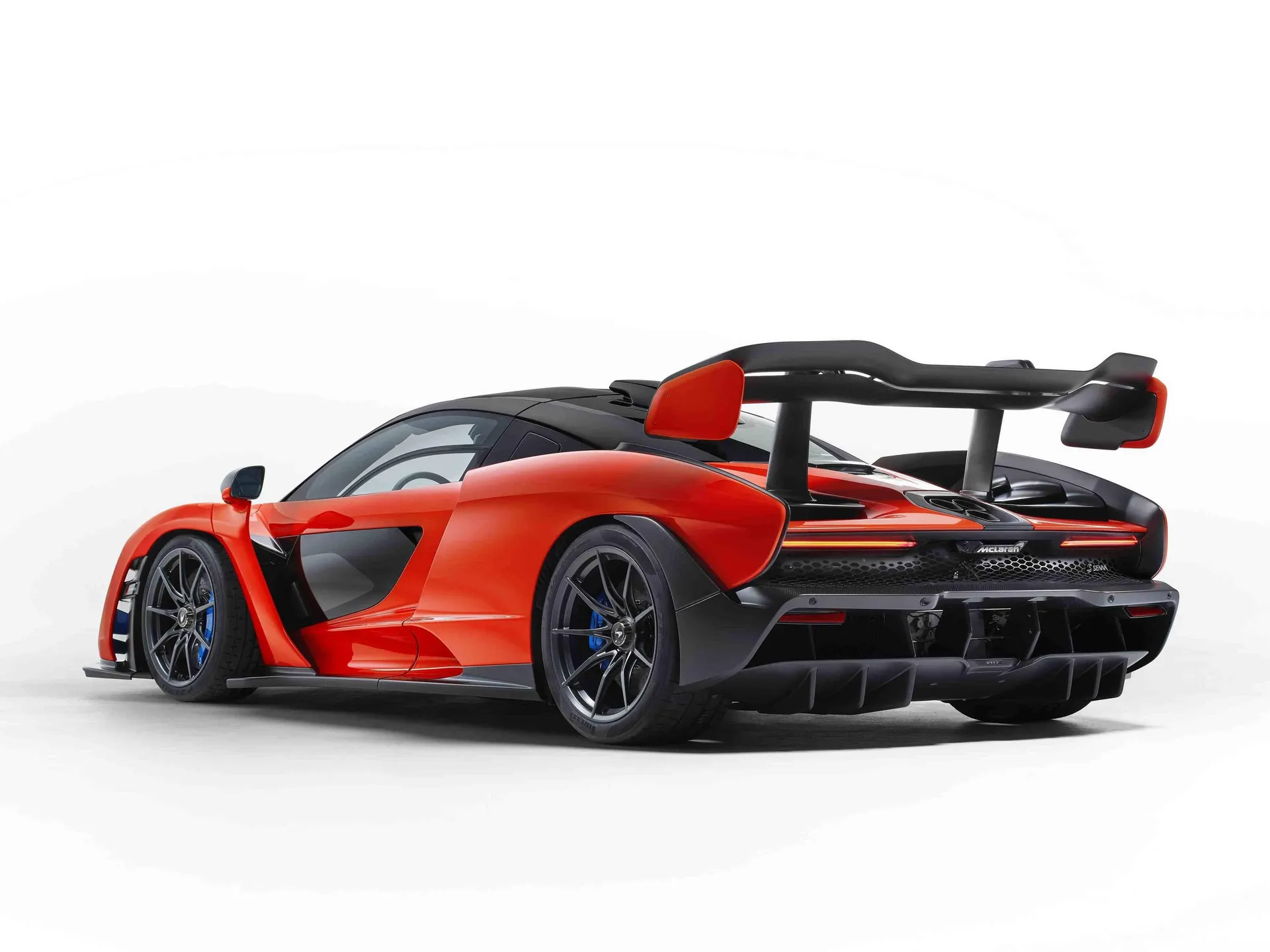 McLaren Senna (2019) – zadní tříčtvrteční pohled