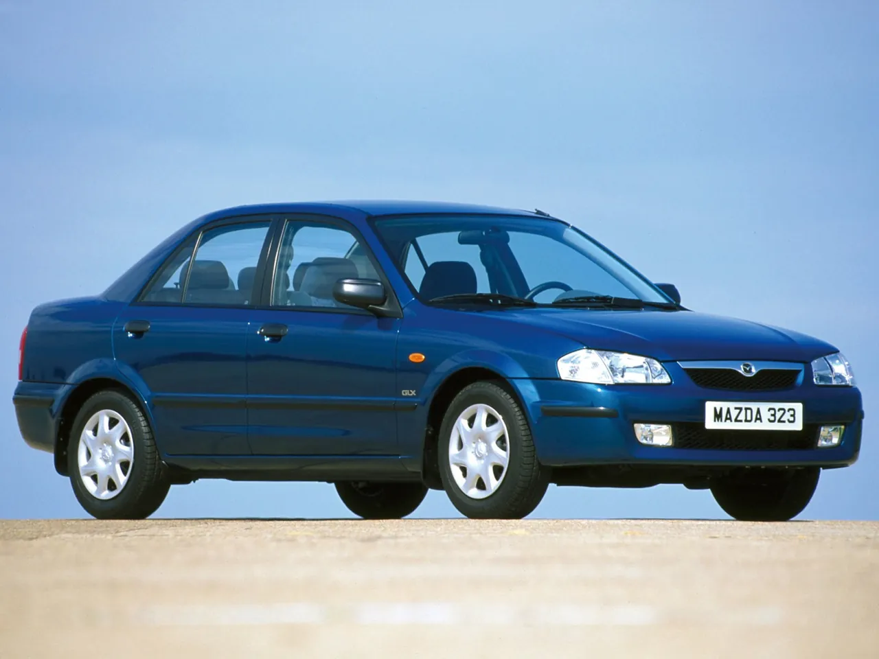 Mazda 323 (2000)