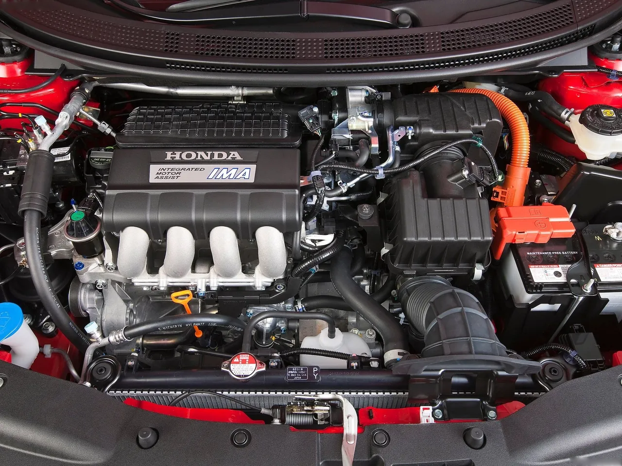 Honda CR-Z (2012) – motorový prostor