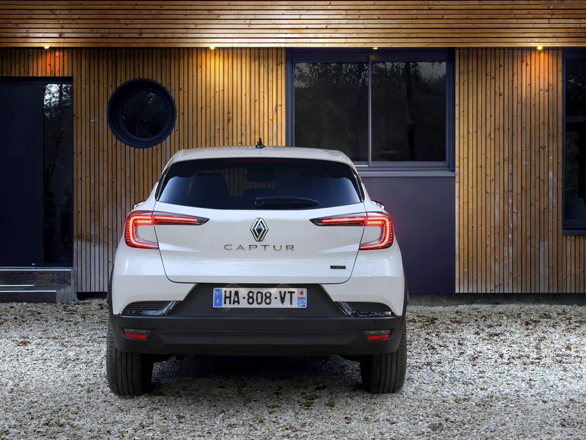 Renault Captur (2025) – zezadu
