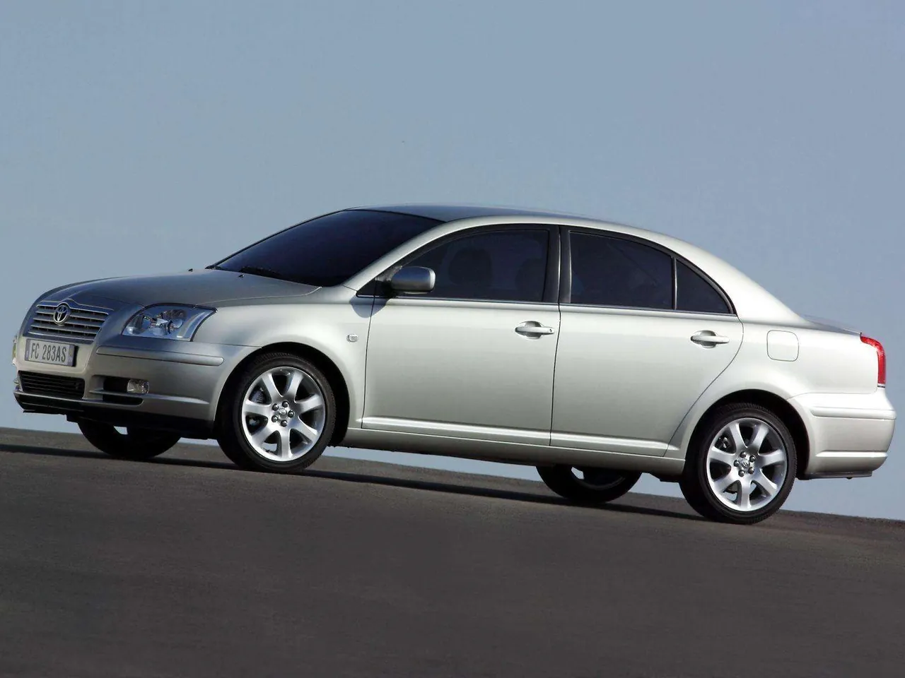 Toyota Avensis Sedan (2003)
