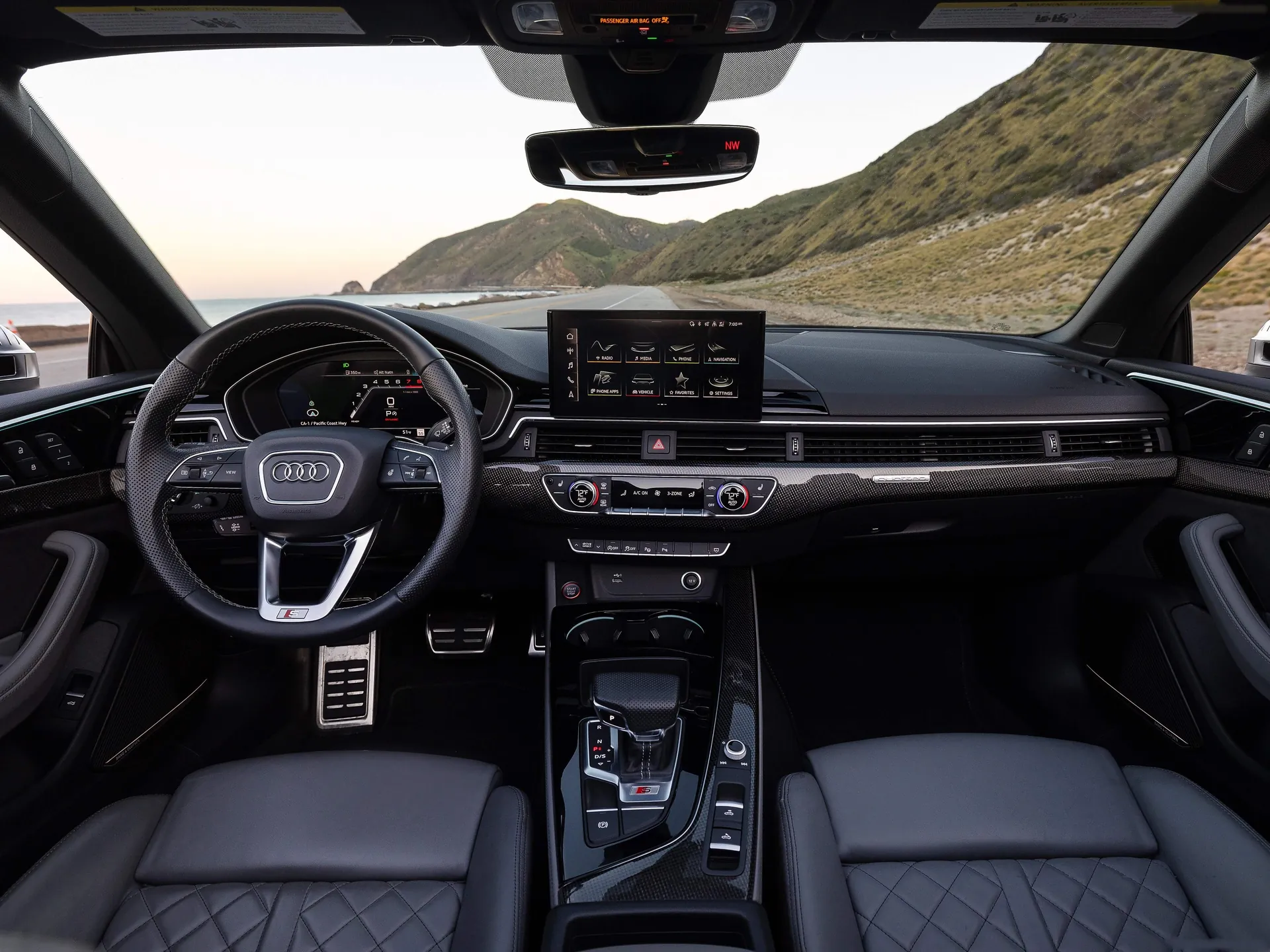 Audi S5 Cabriolet [US] (2022) – interiér