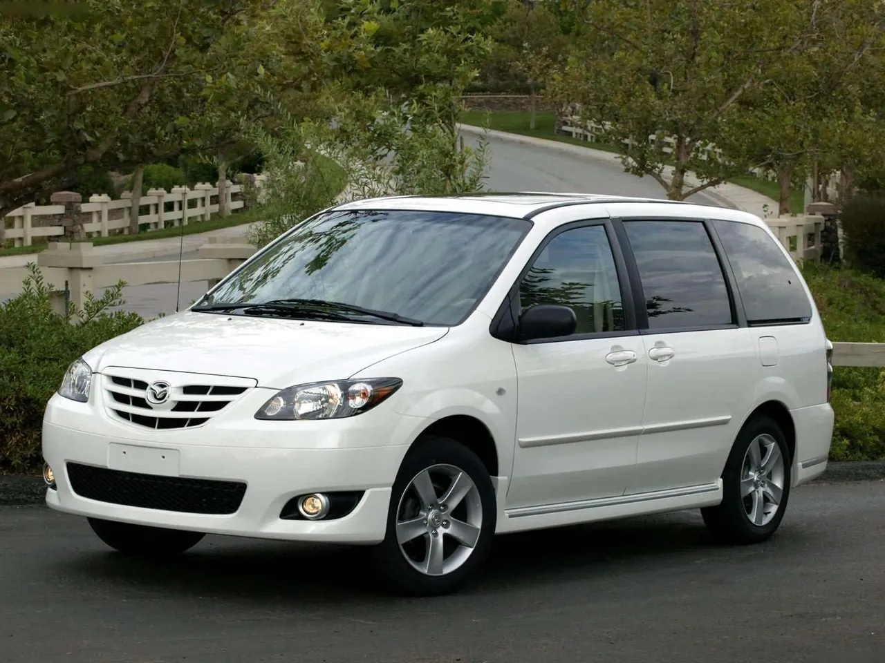 Mazda MPV ES (2004)