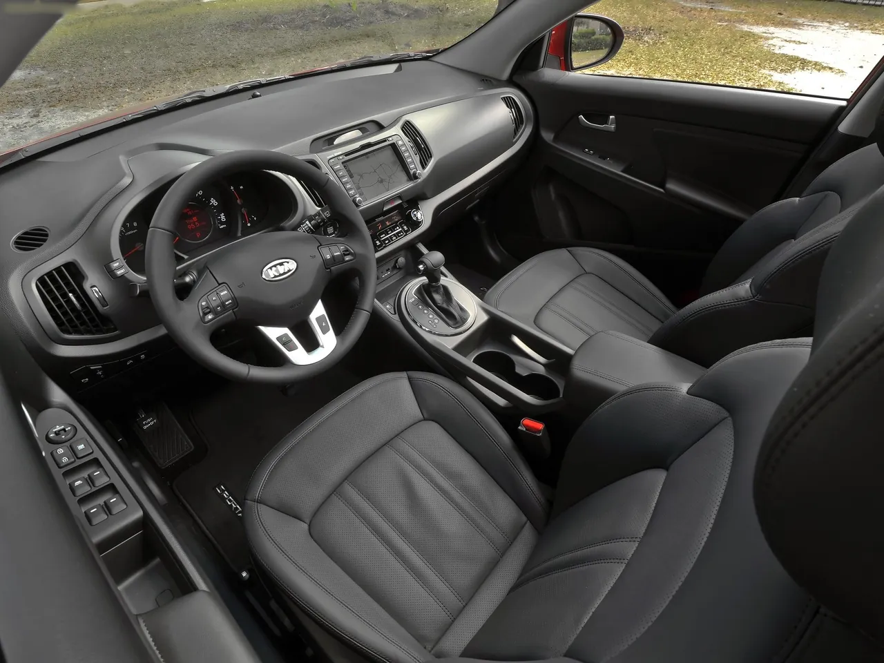 Kia Sportage SX (2011) – interiér