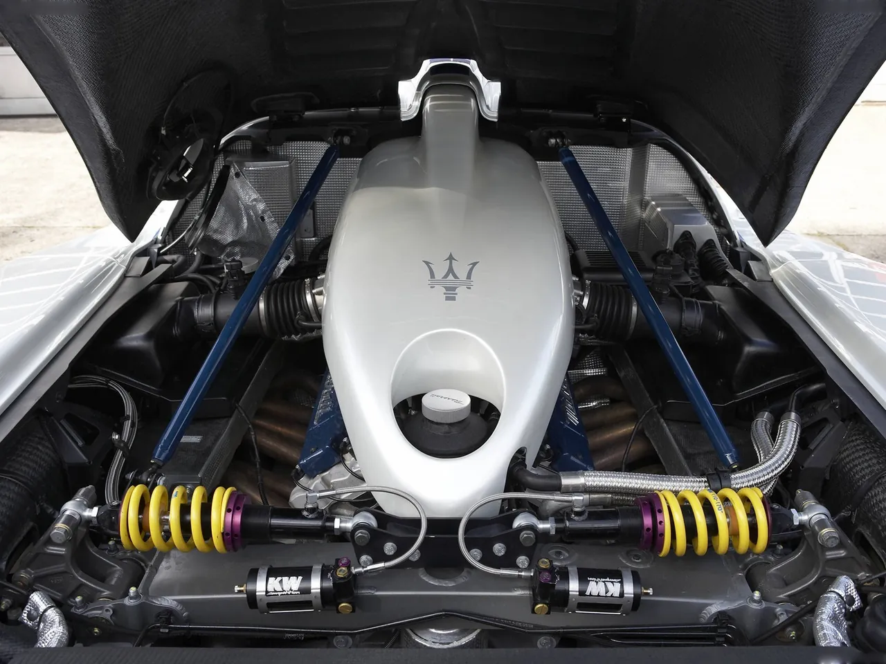 Edo Maserati MC12 R (2005) – motorový prostor