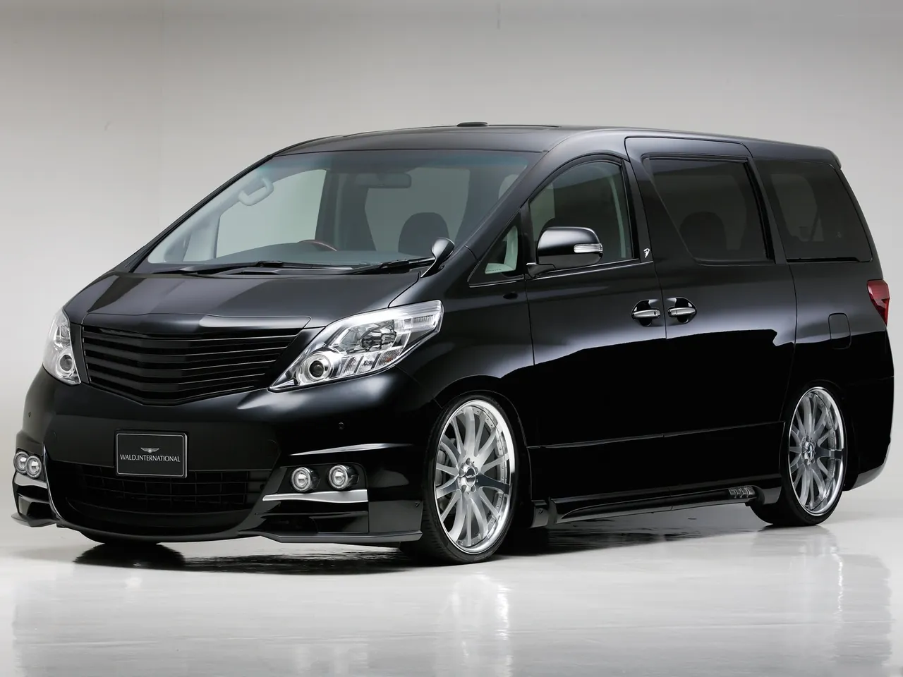 Wald Toyota Alphard (2009)