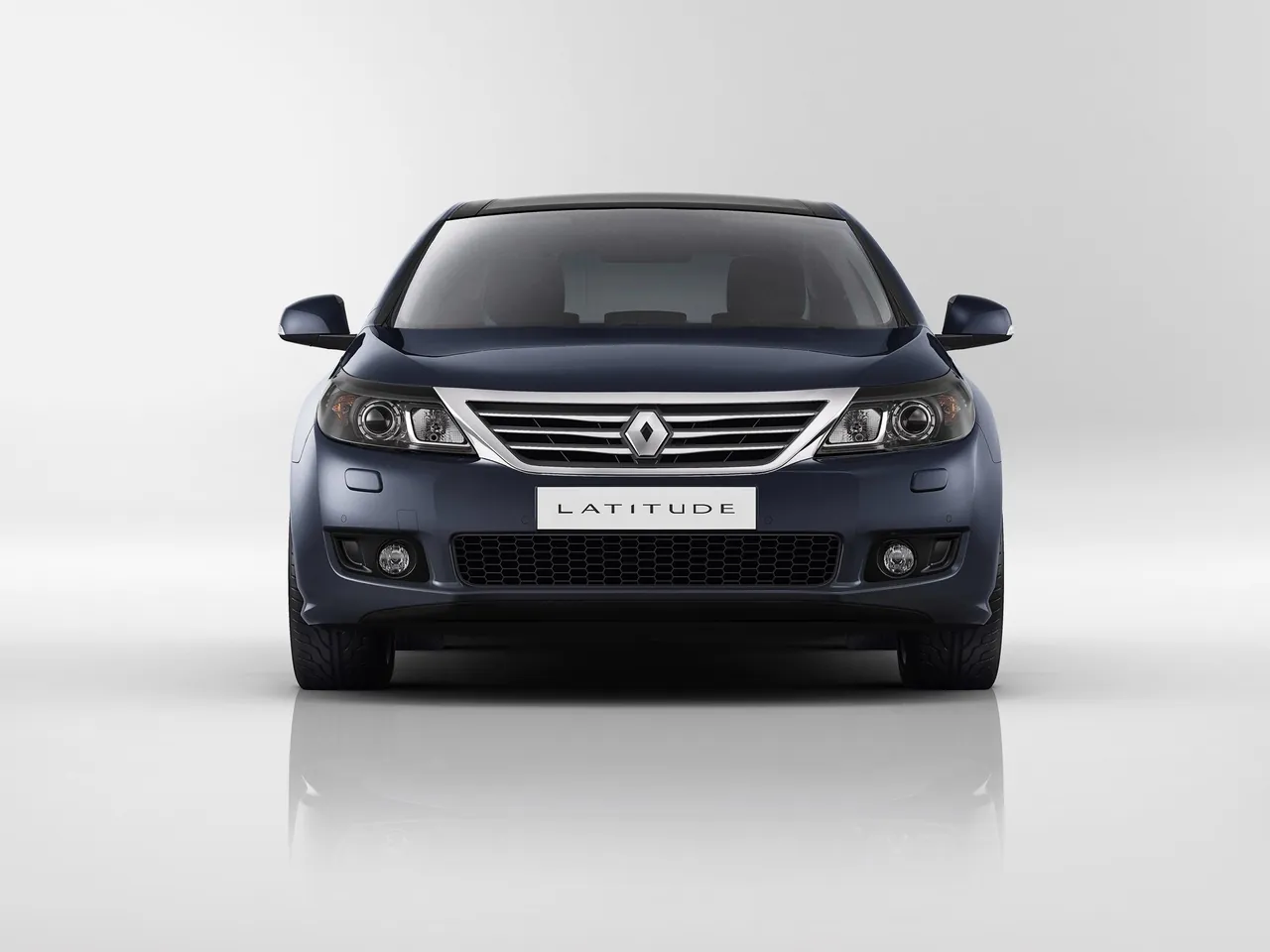 Renault Latitude (2011) – zepředu