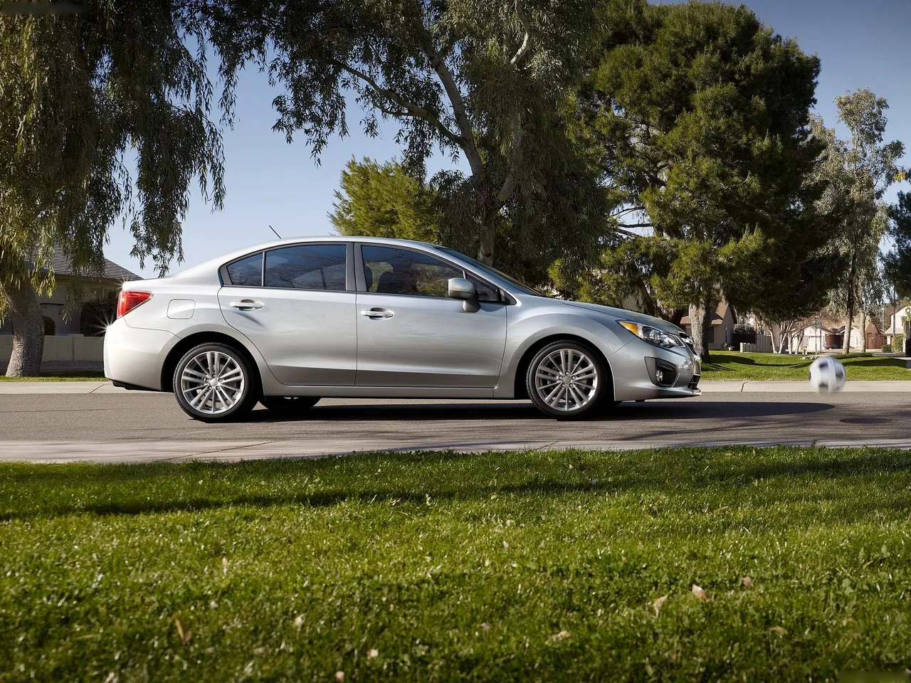 Subaru Impreza (2012) – boční profil