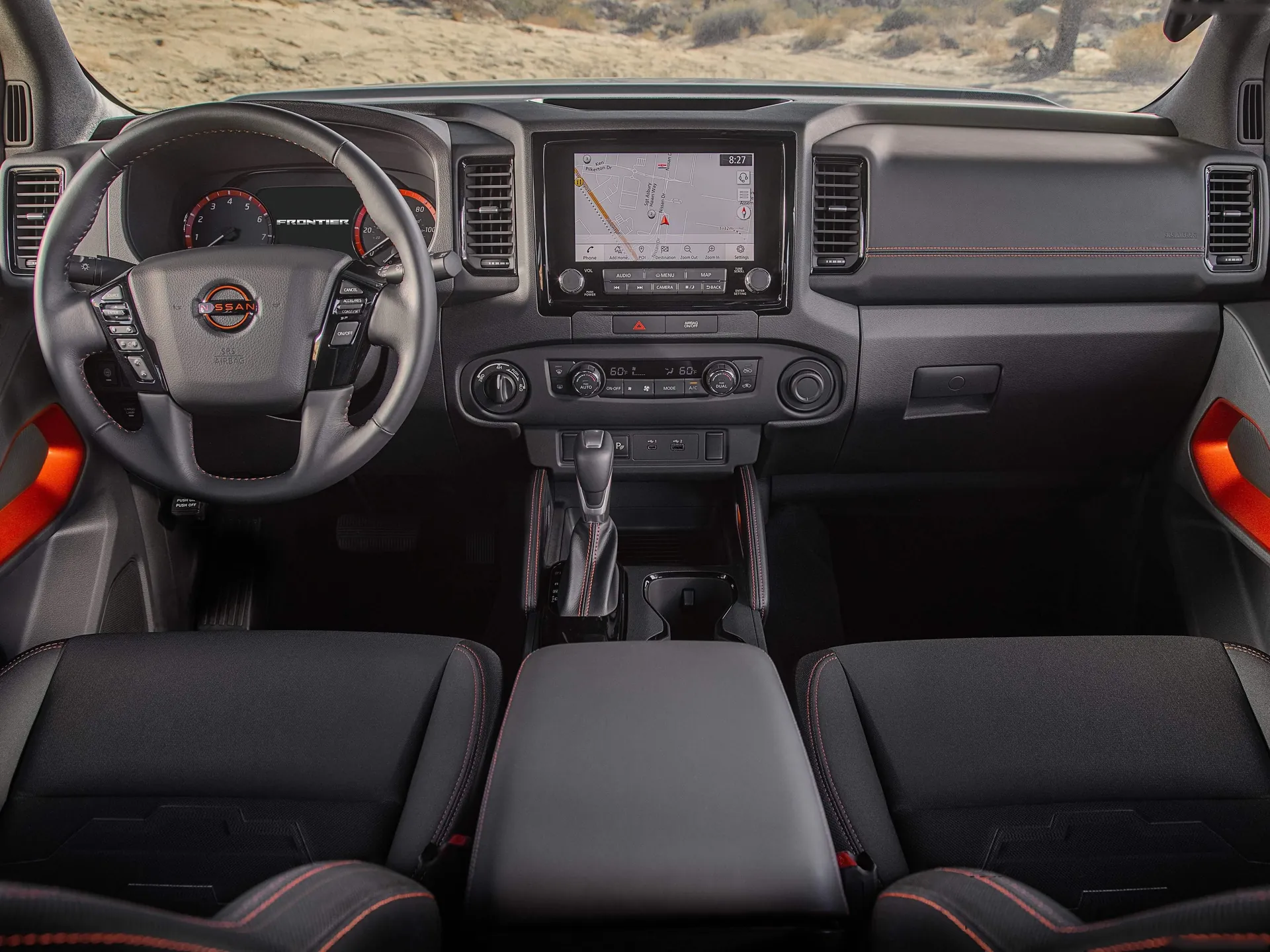 Nissan Frontier (2022) – interiér