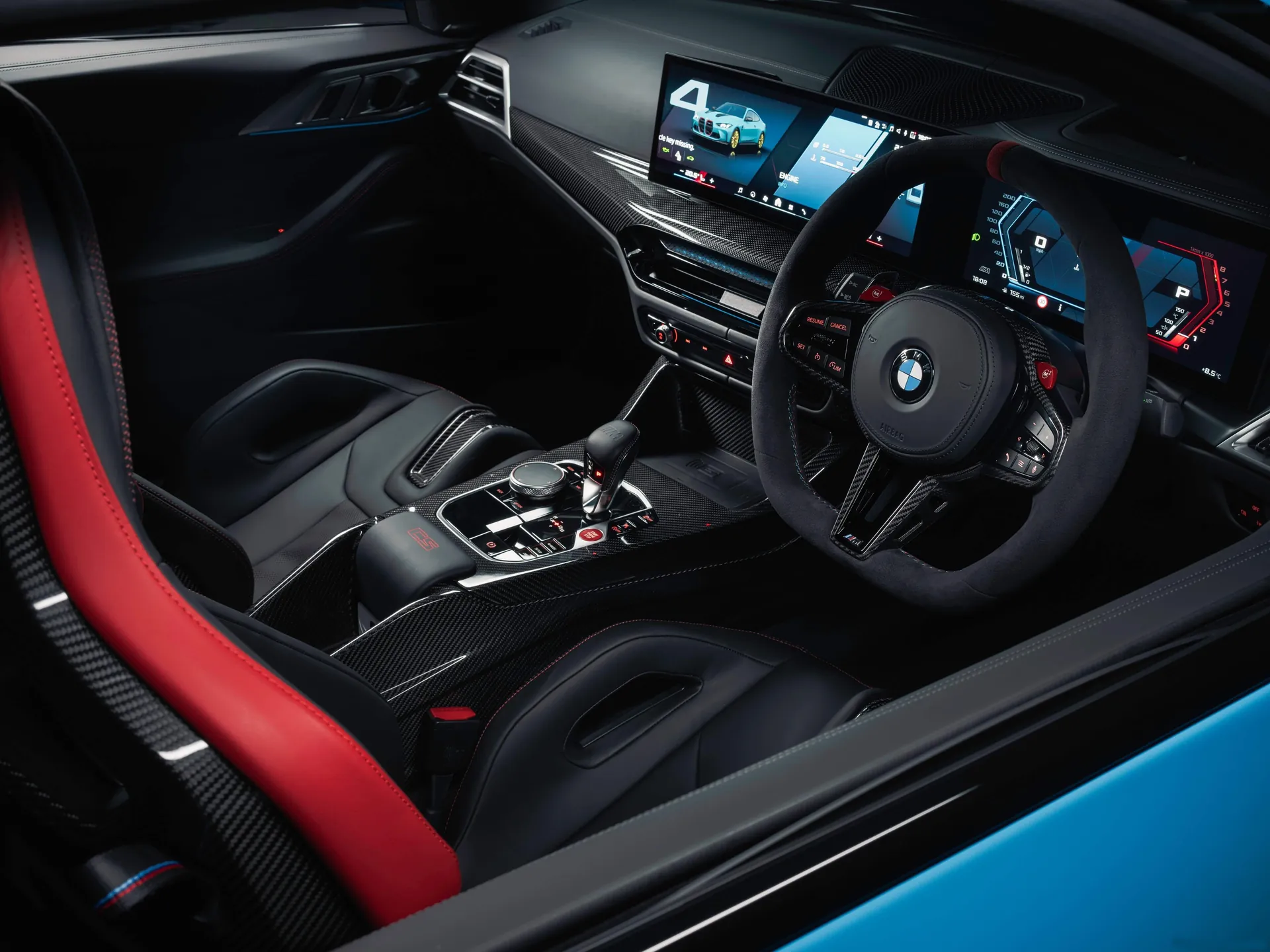 BMW M4 CS [UK] (2025) – interiér