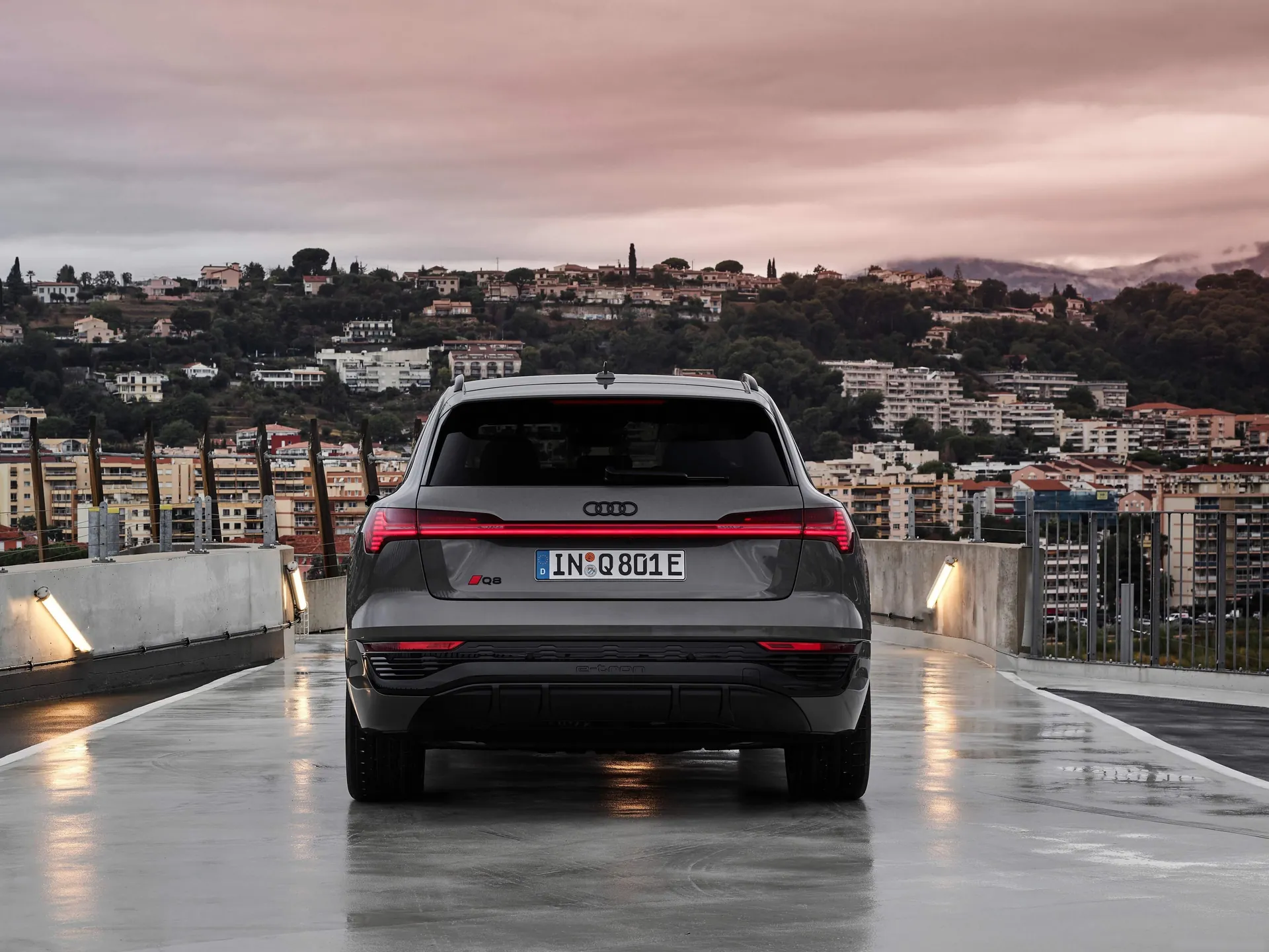 Audi Q8 e-tron quattro (2024) – zezadu