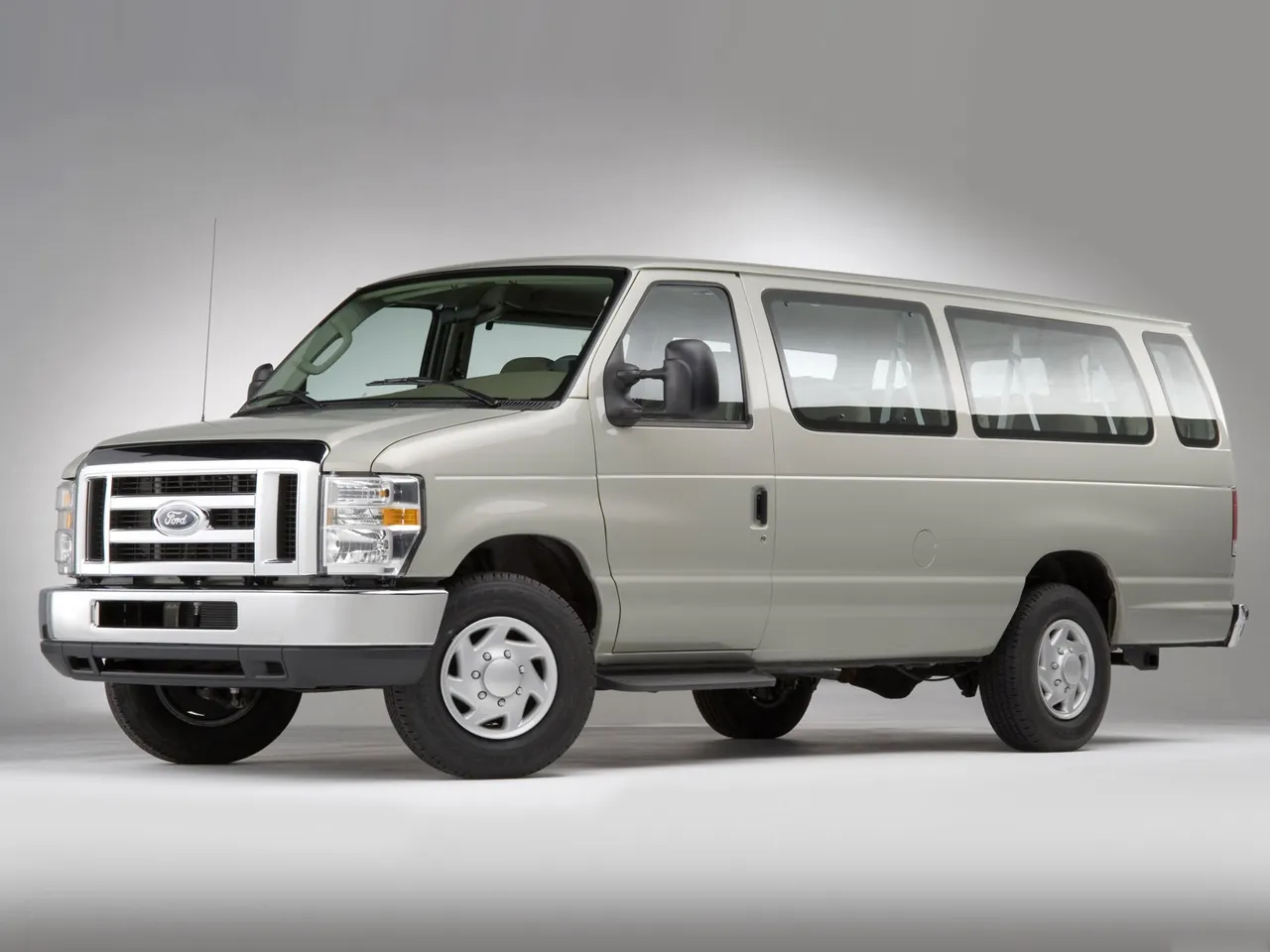 Ford E-Series (2008)