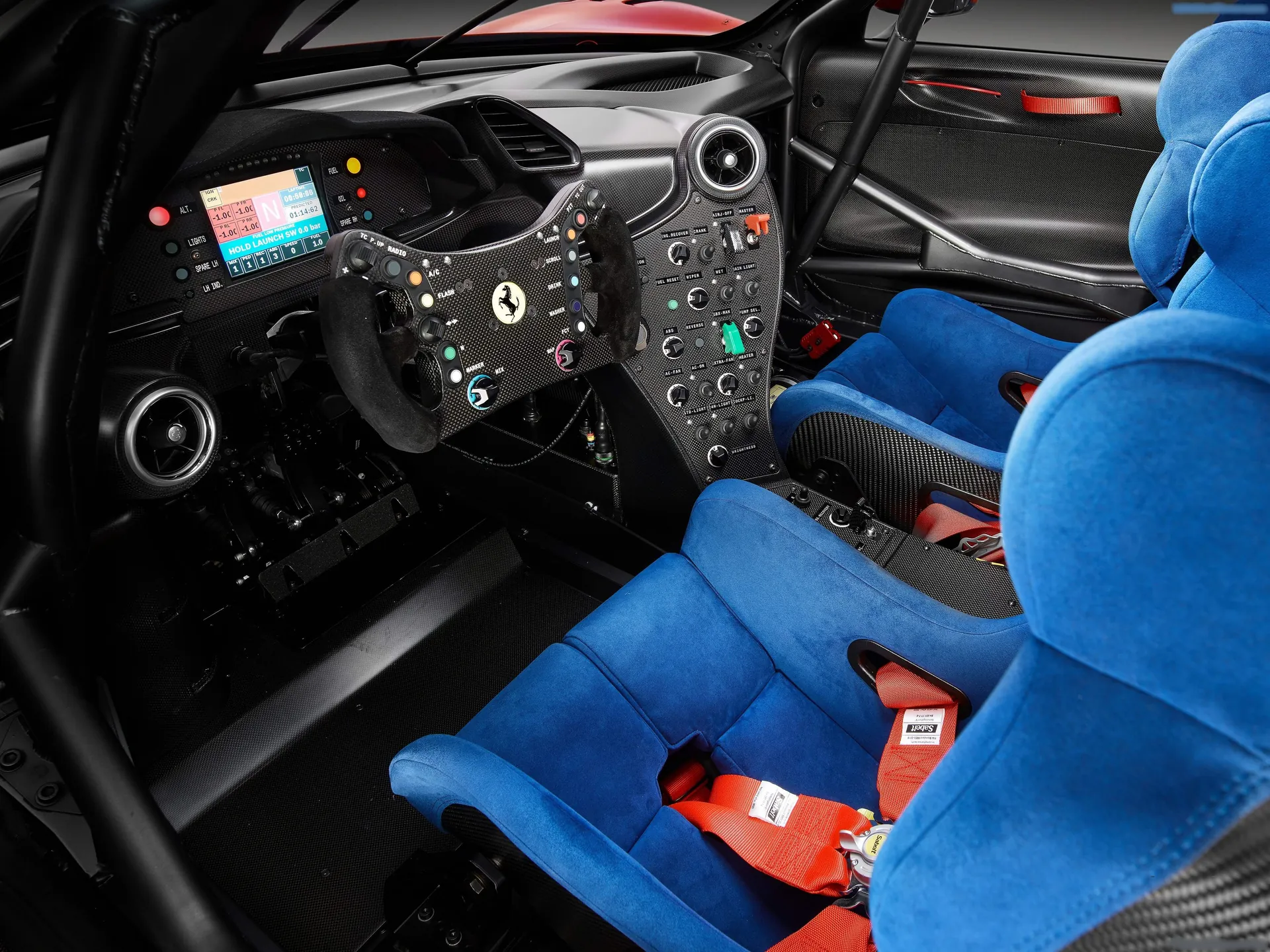 Ferrari P80-C (2019) – interiér