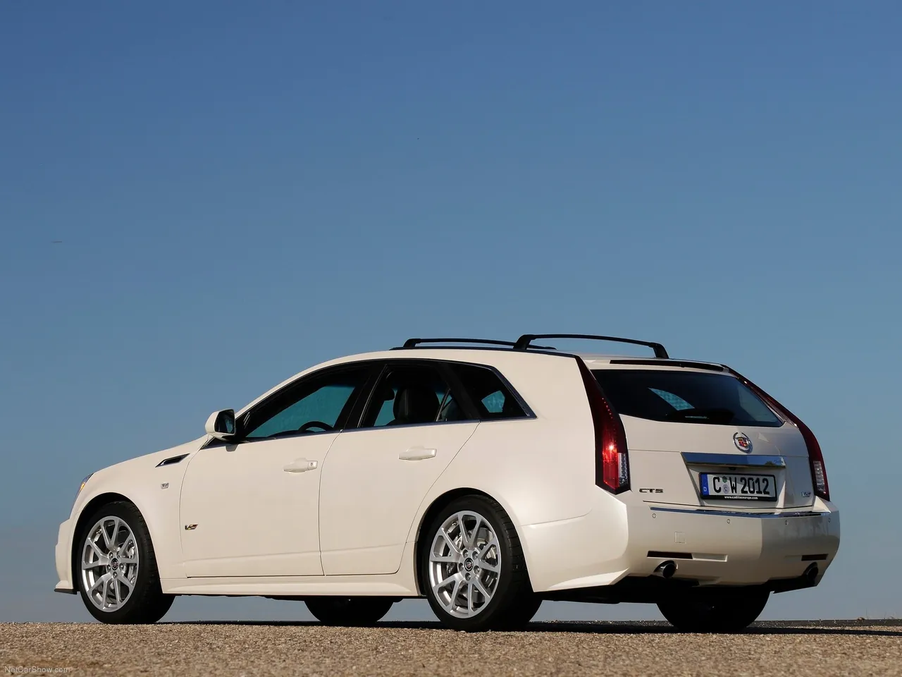 Cadillac CTS-V Sport Wagon (2011) – zadní tříčtvrteční pohled