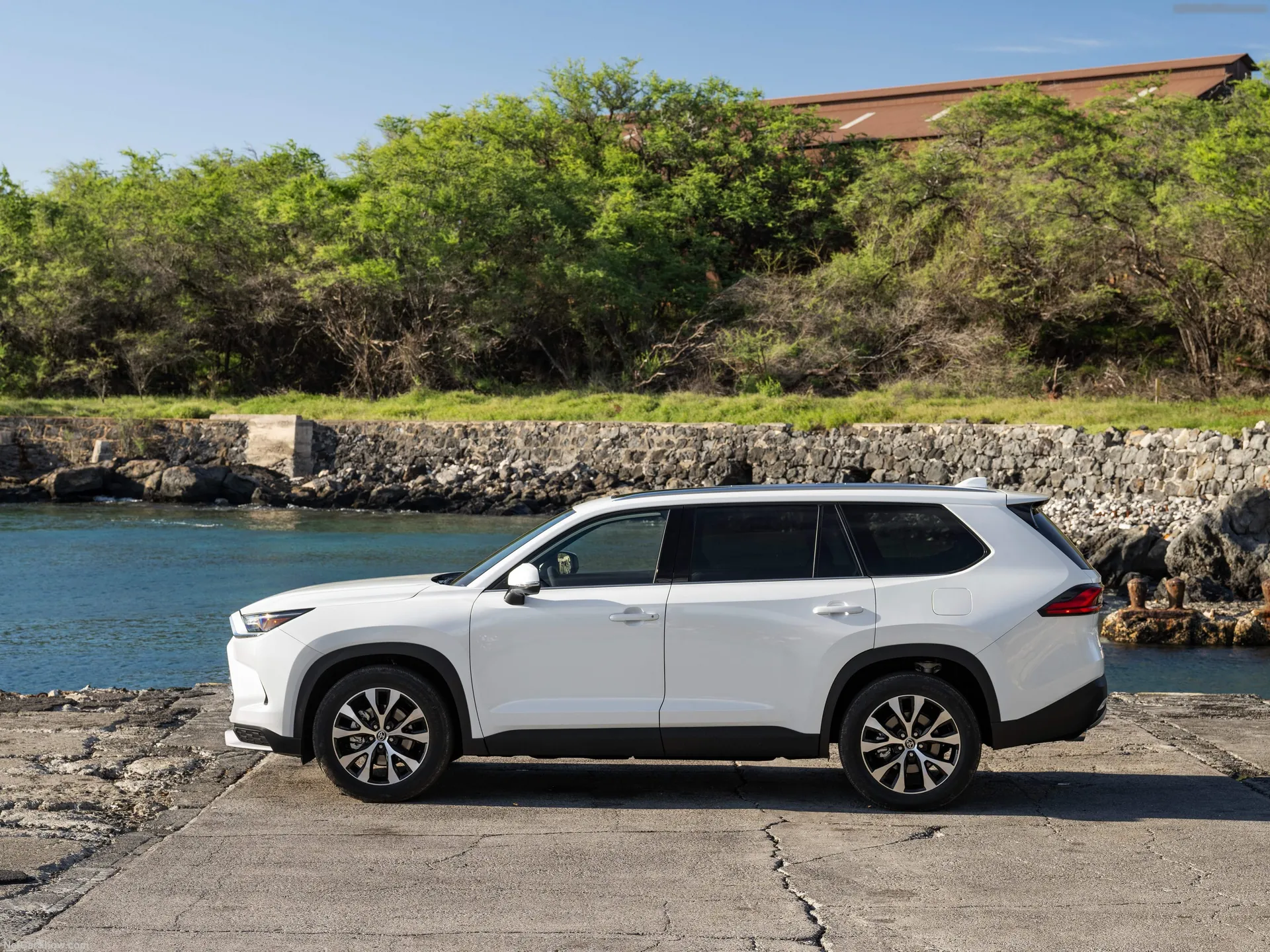 Toyota Grand Highlander (2024) – boční profil