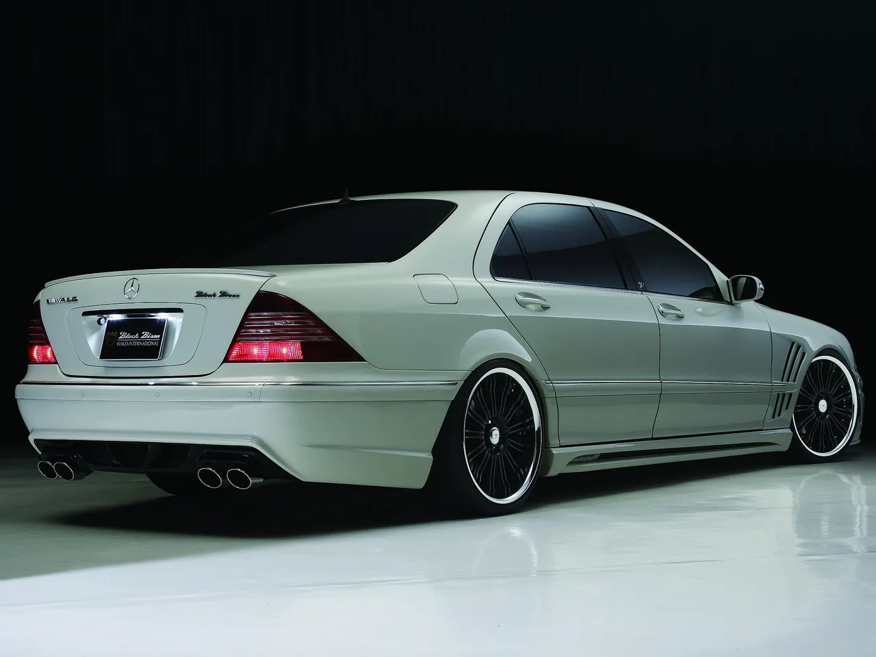 Wald Mercedes-Benz S-Class W220 Black Bison (2003) - Rear Three-Quarter