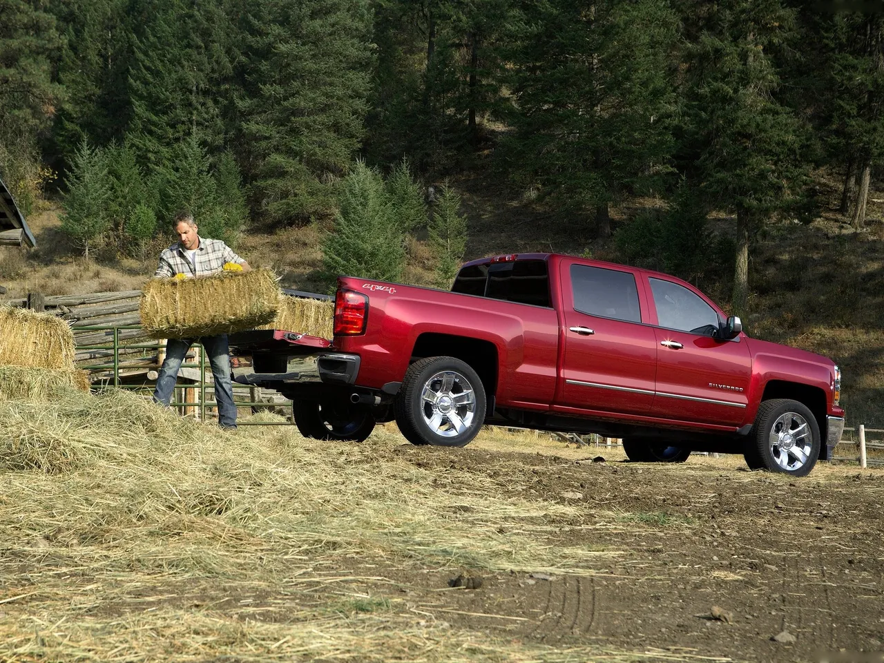 Chevrolet Silverado (2014) – zadní tříčtvrteční pohled