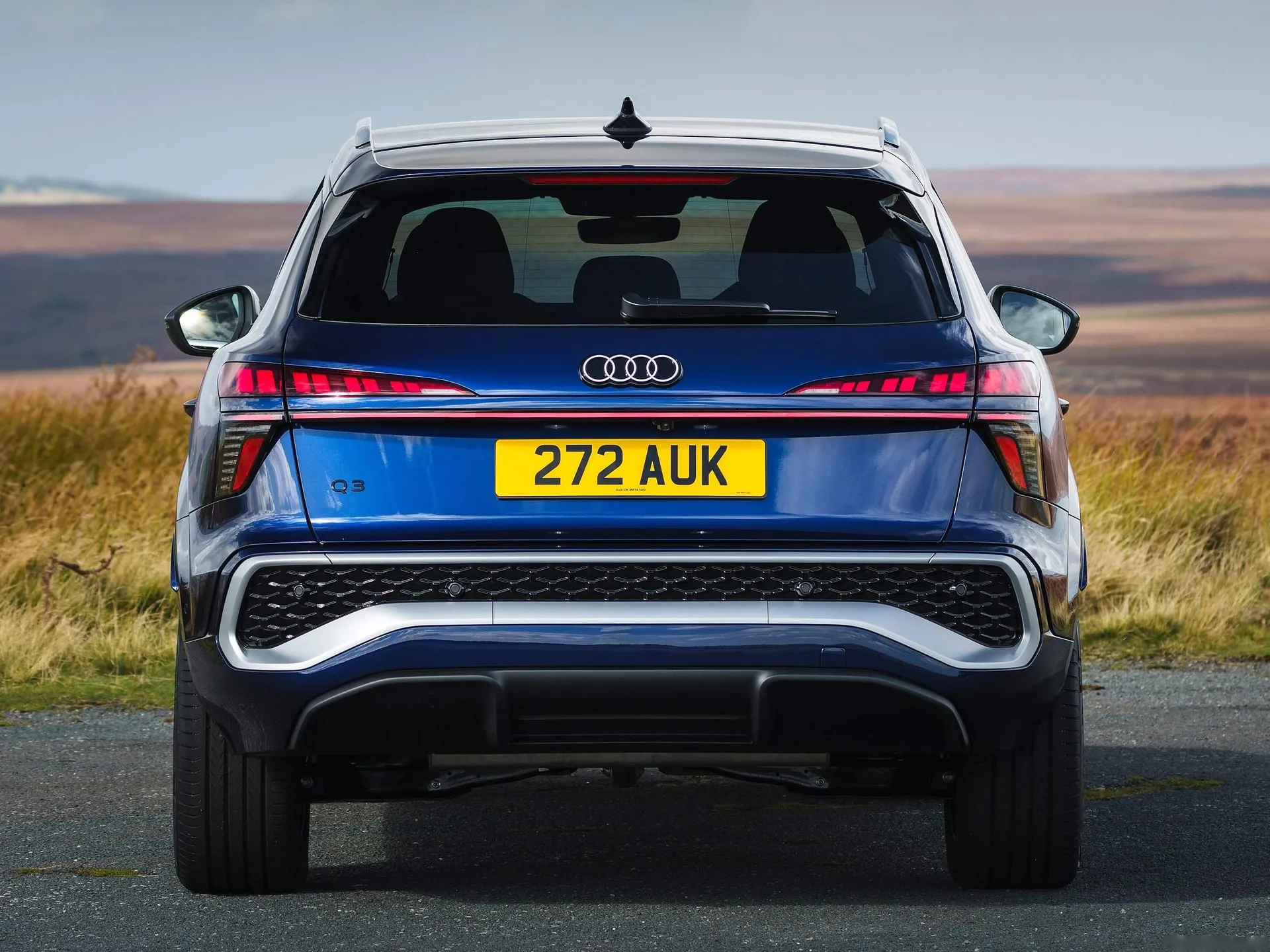Audi Q3 SUV e-hybrid [UK] (2026) – zezadu
