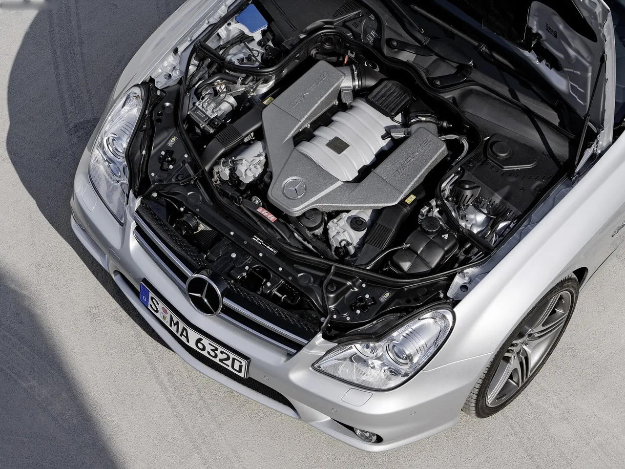 Mercedes-Benz CLS 63 AMG (2009) - Engine Bay