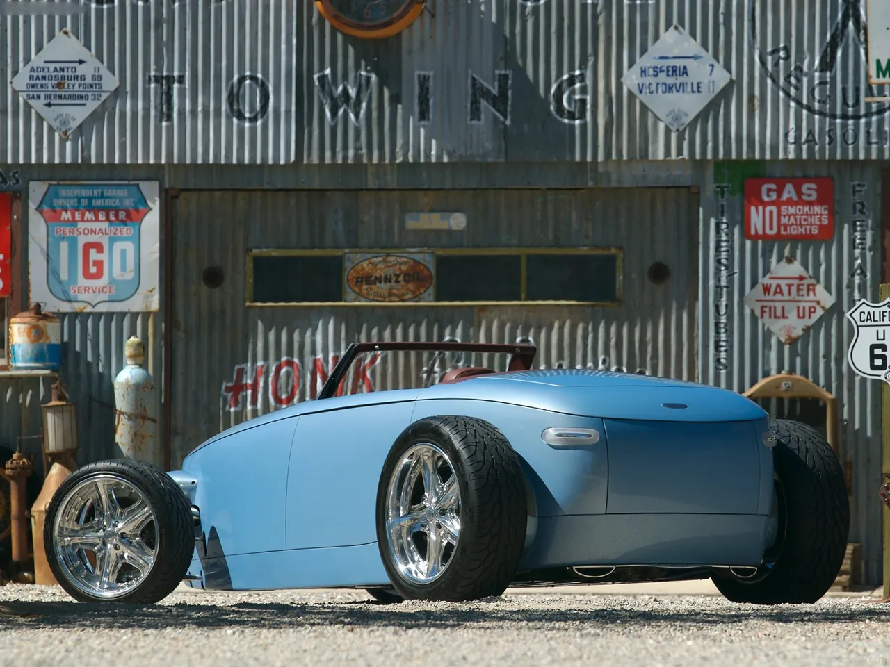 Volvo Caresto V8 Speedster Concept (2007) – zadní tříčtvrteční pohled