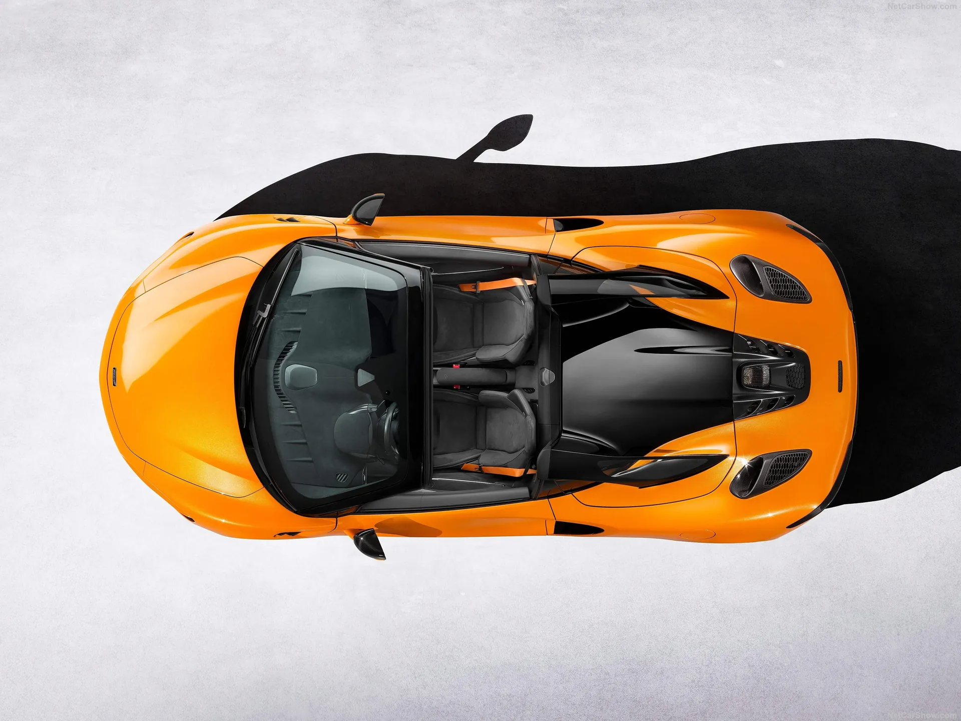 McLaren Artura Spider (2025) – pohled shora