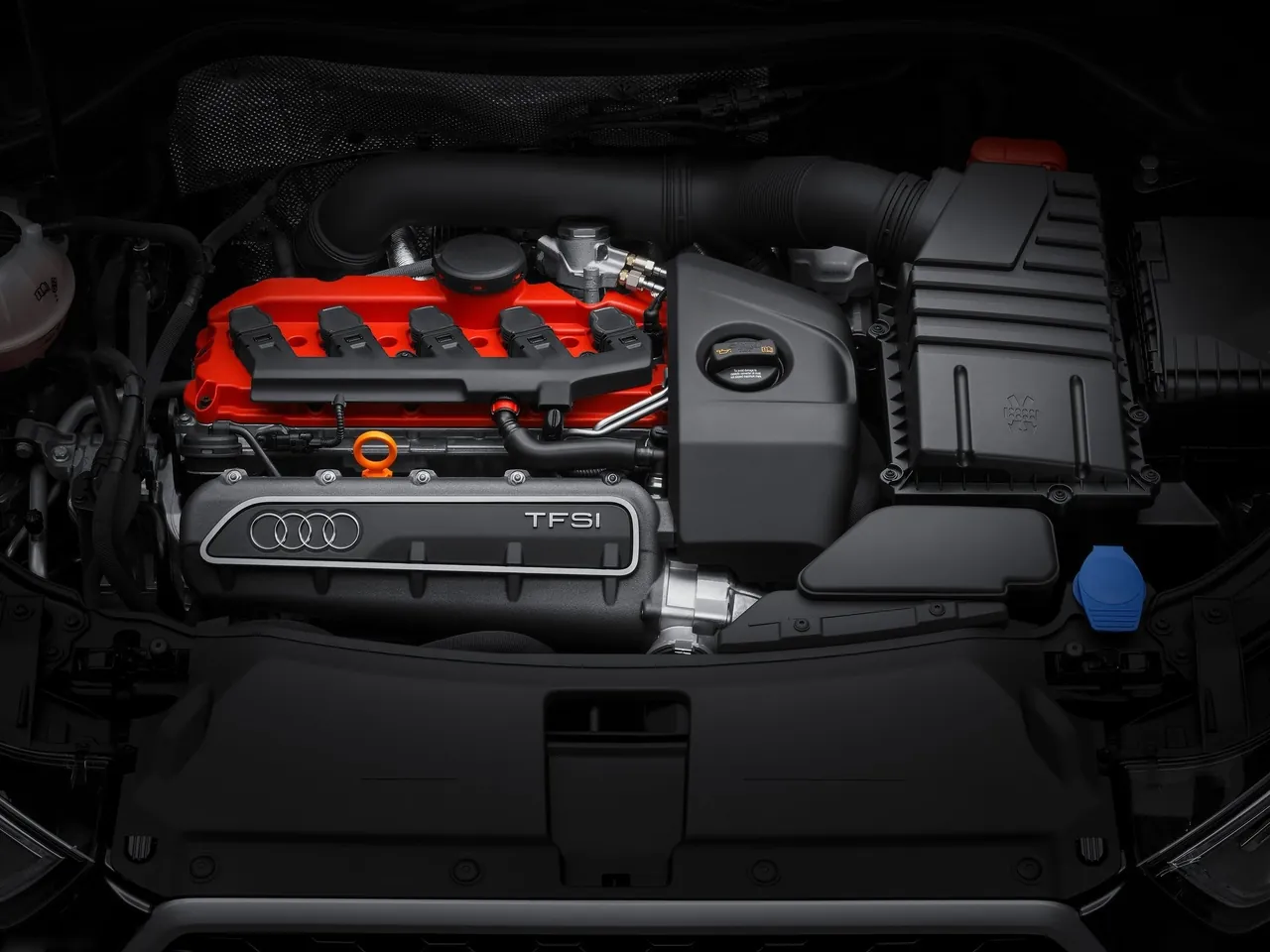 Audi RS Q3 (2014) – motorový prostor