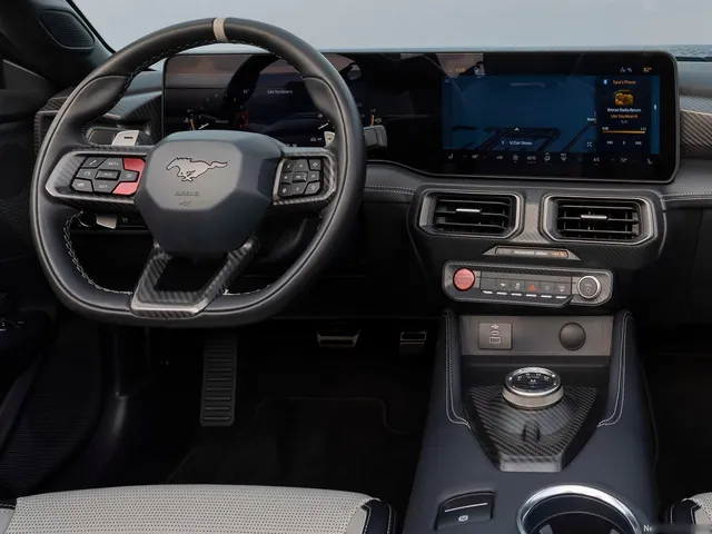 Ford Mustang Dark Horse SC Convertible (2027)