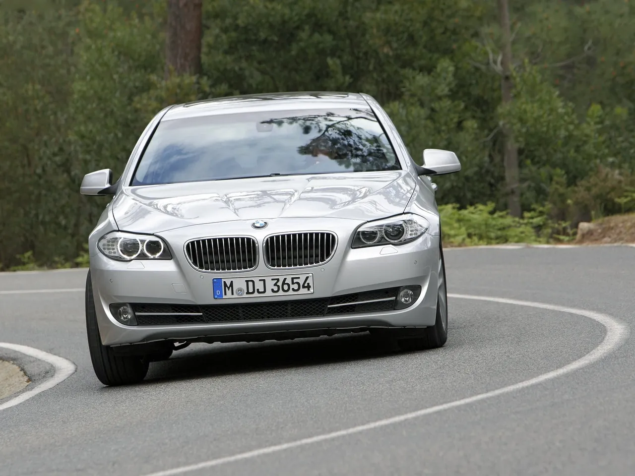 BMW 5-Series Long-Wheelbase (2011) – zepředu