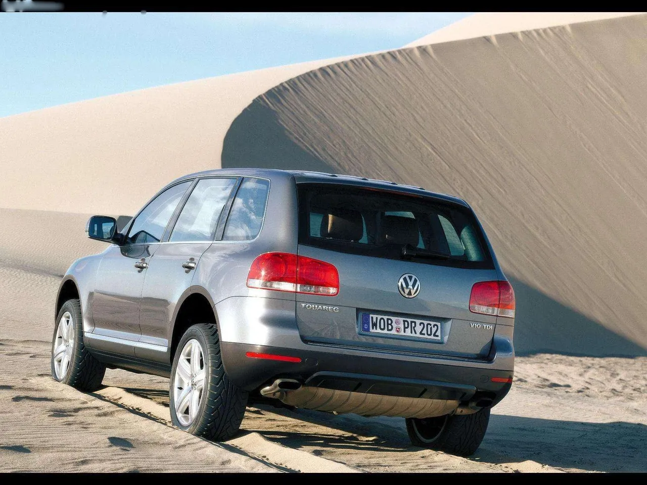 Volkswagen Touareg (2003) - Rear Three-Quarter