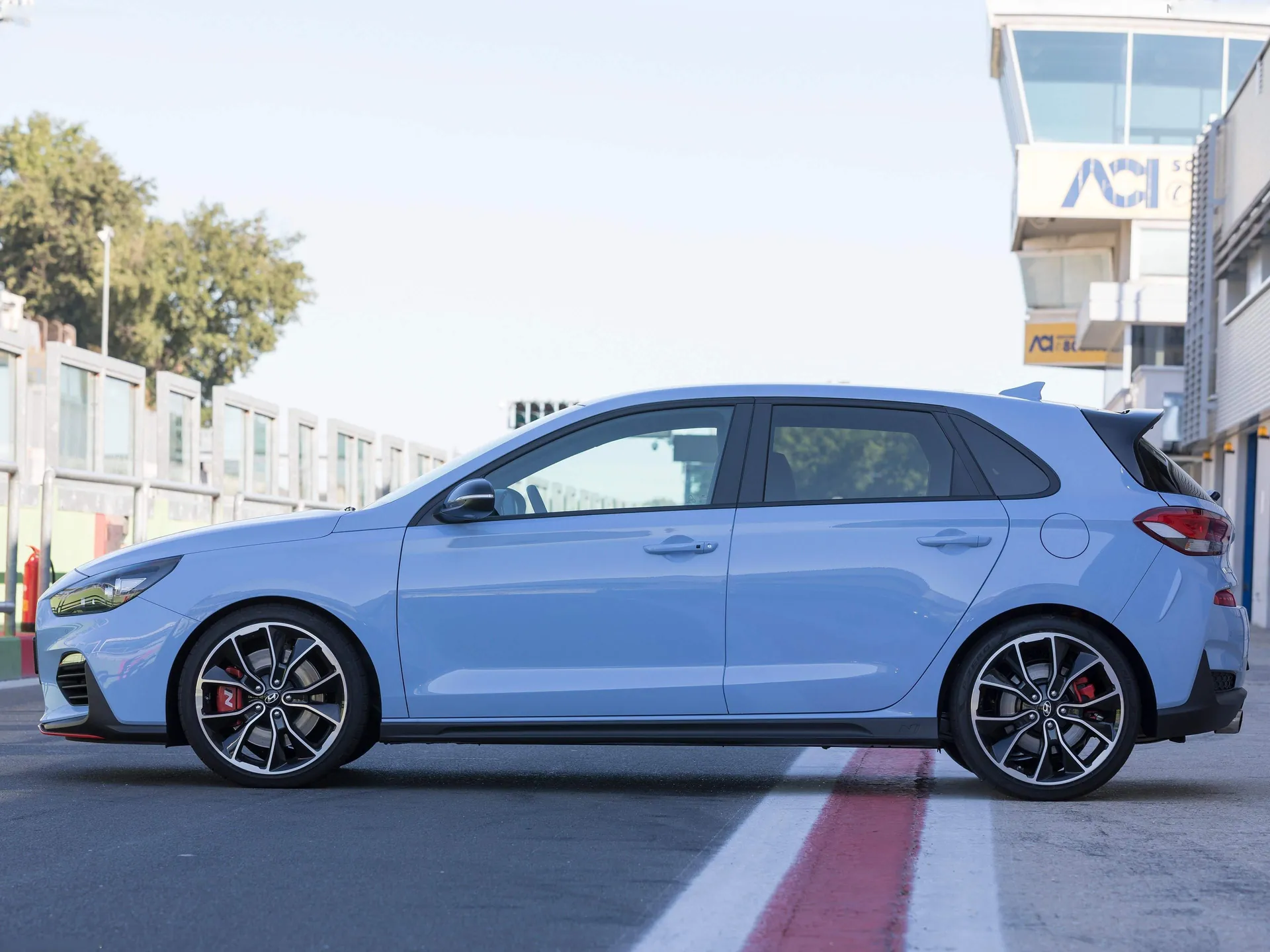 Hyundai i30 N (2018) – boční profil