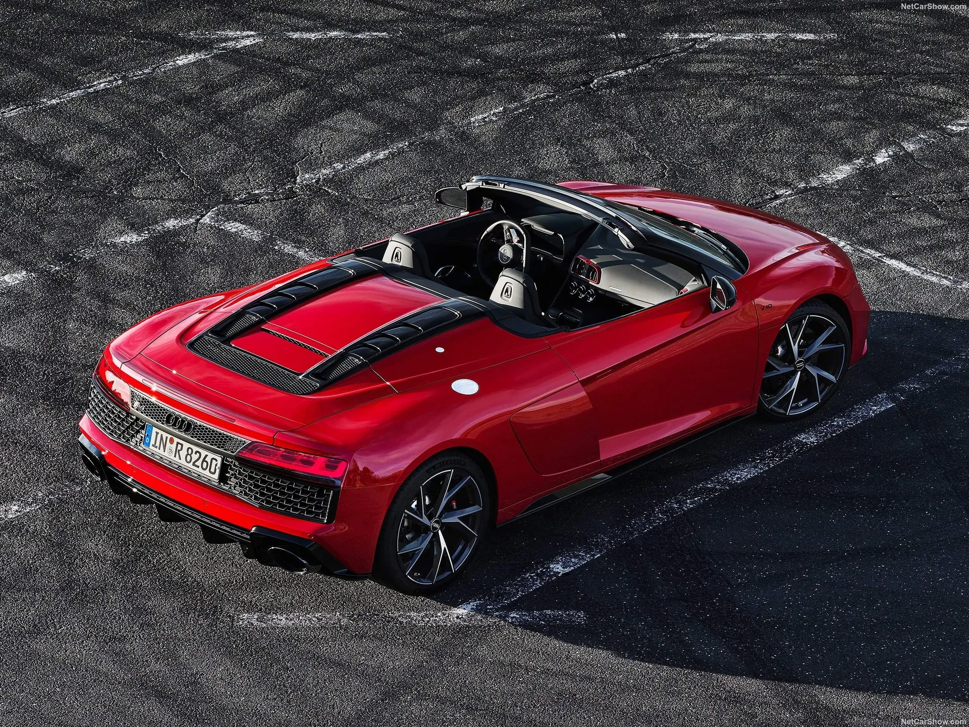 Audi R8 V10 RWD Spyder (2020) – zadní tříčtvrteční pohled