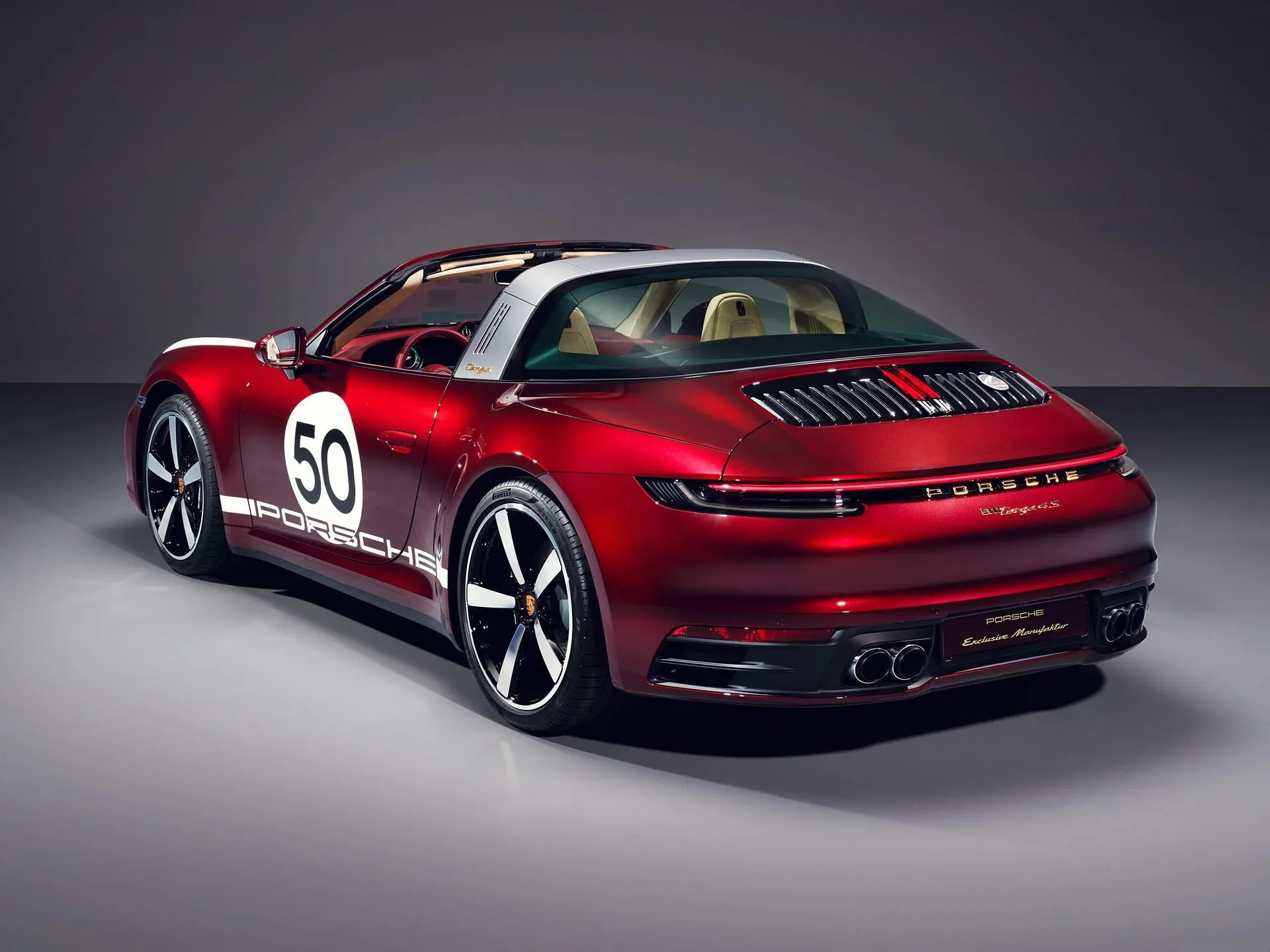 Porsche 911 Targa 4S Heritage Design Edition (2021) – zadní tříčtvrteční pohled