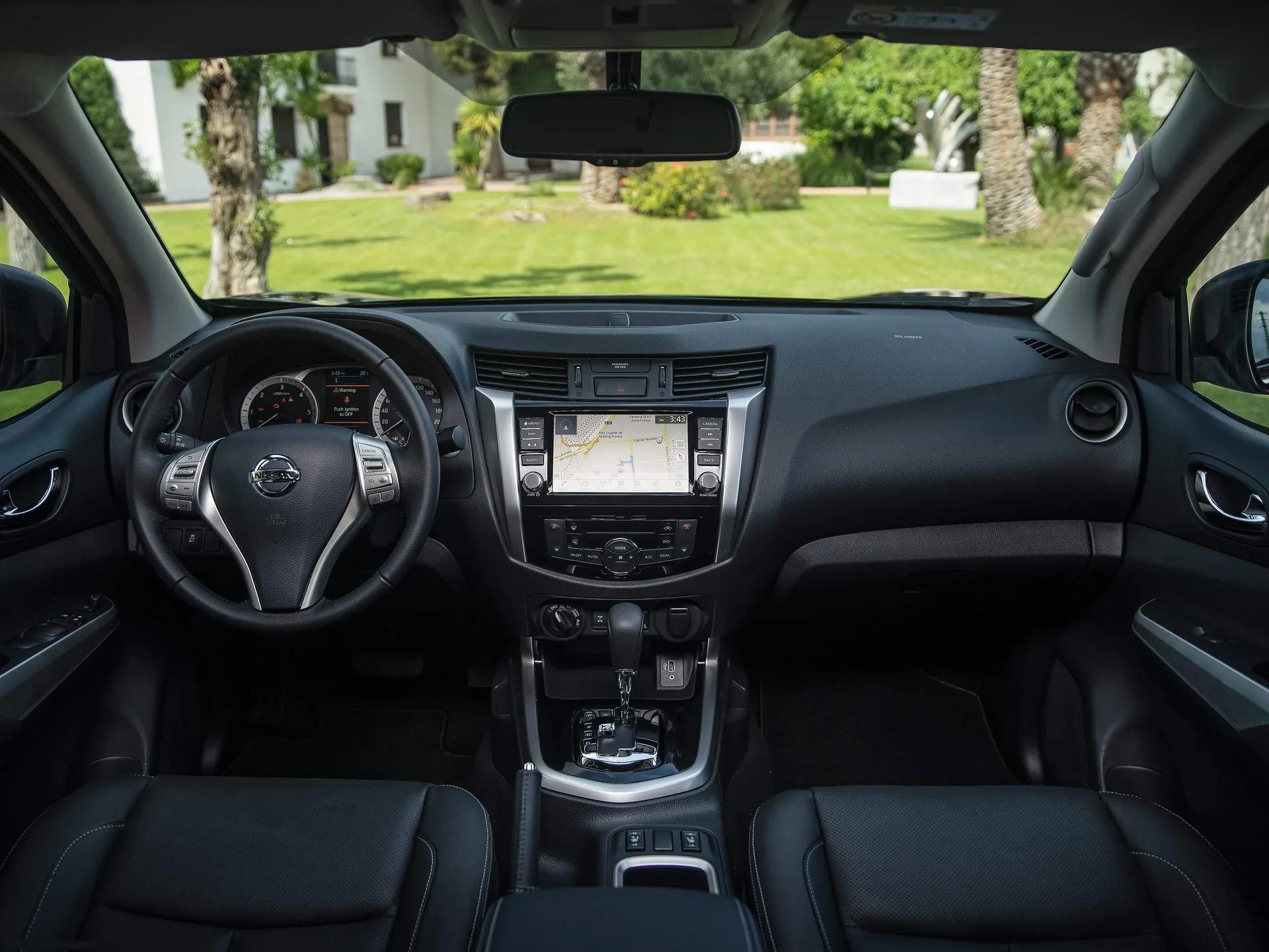 Nissan Navara (2020) – interiér