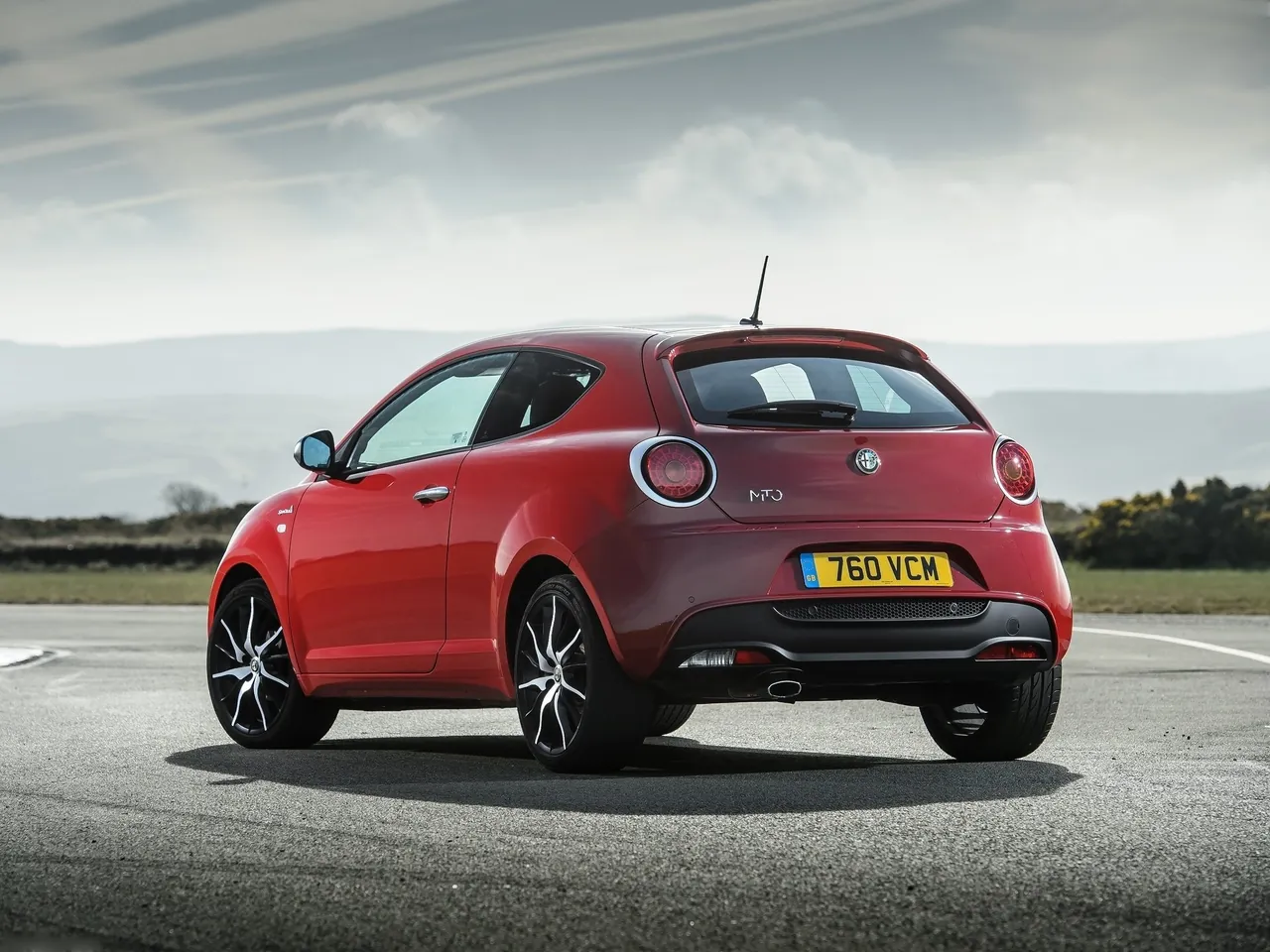 Alfa Romeo MiTo (2014) – zadní tříčtvrteční pohled