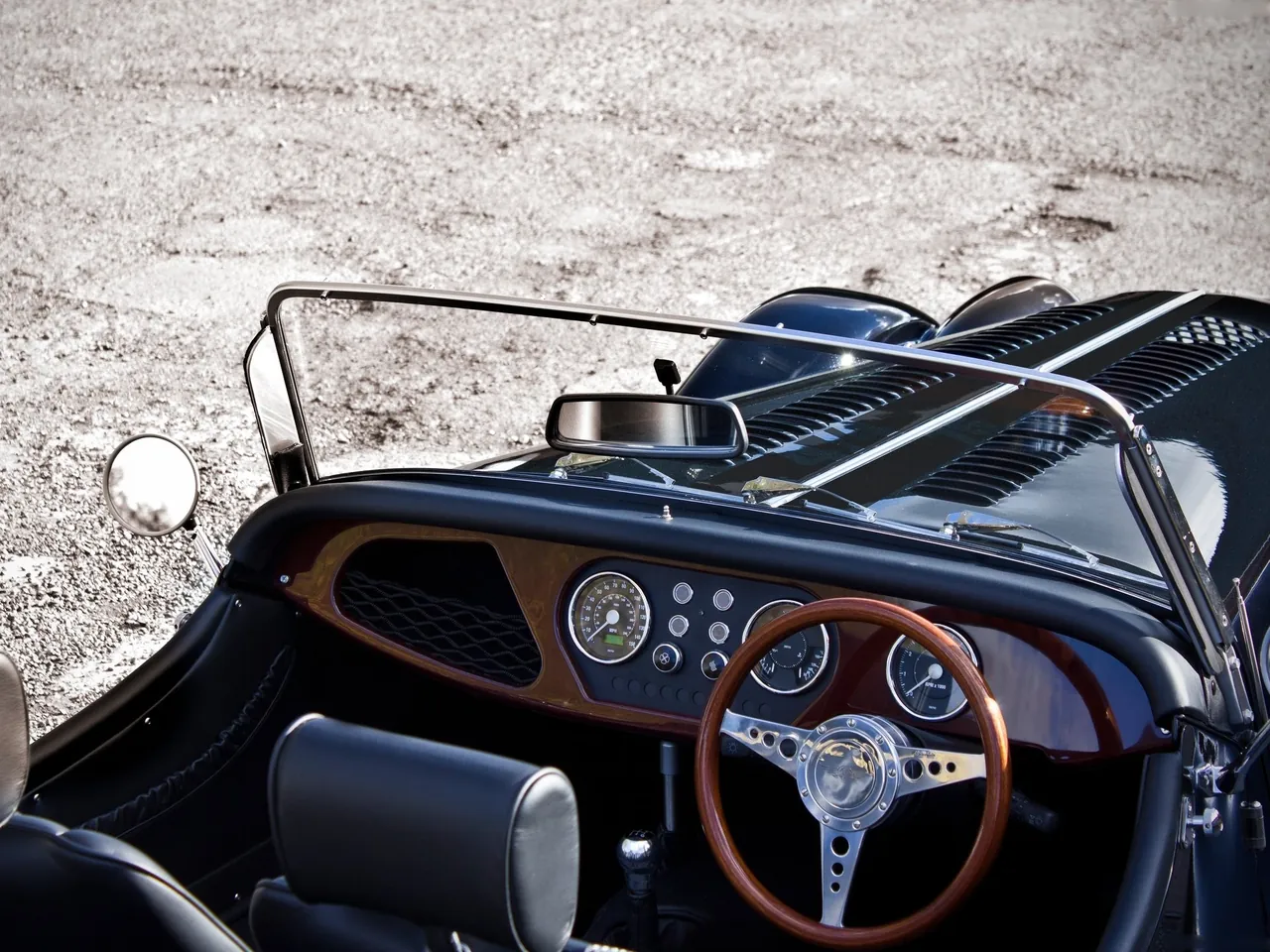 Morgan 4-4 75th Anniversary (2011) – interiér