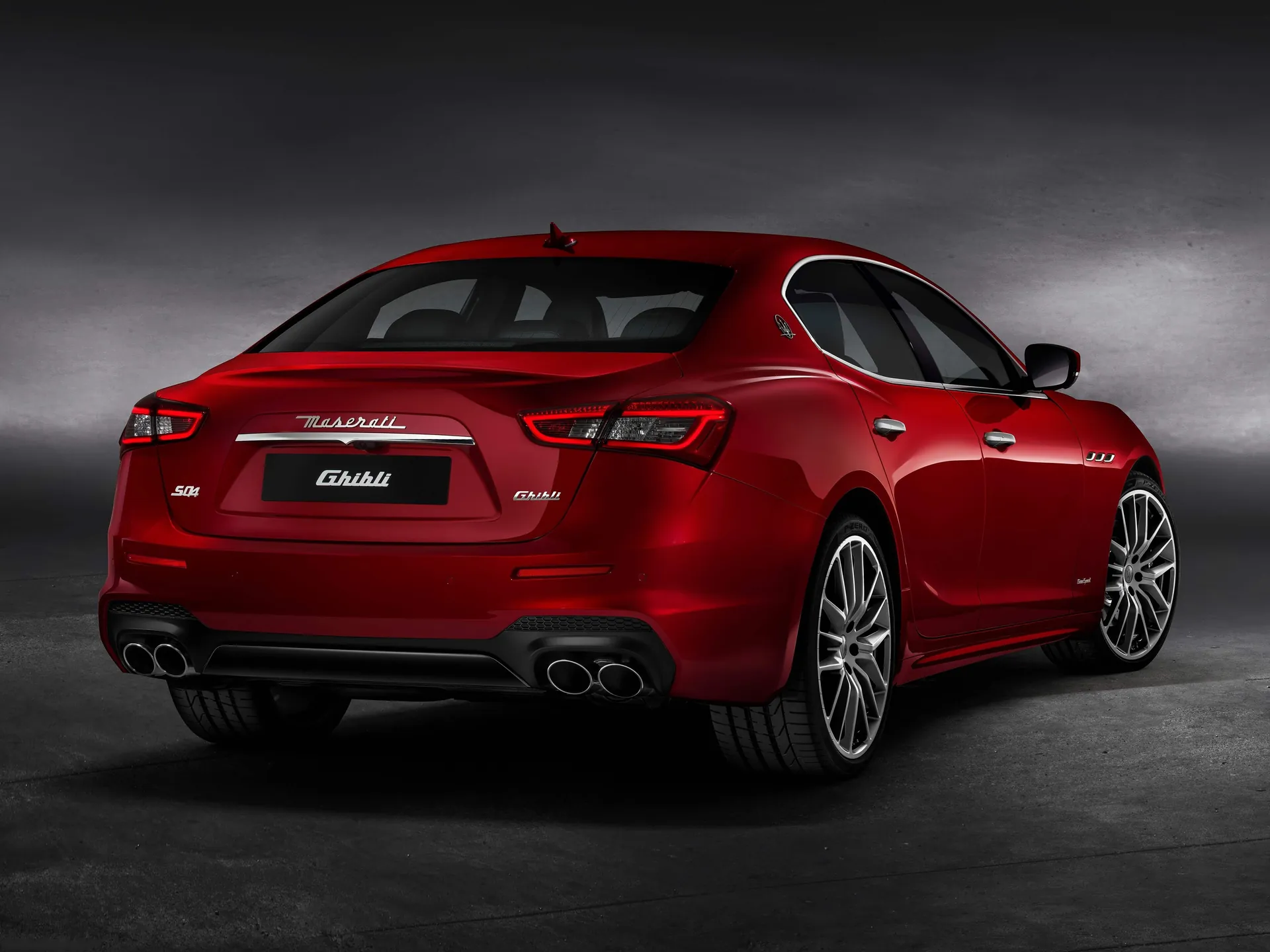 Maserati Ghibli (2019) – zadní tříčtvrteční pohled