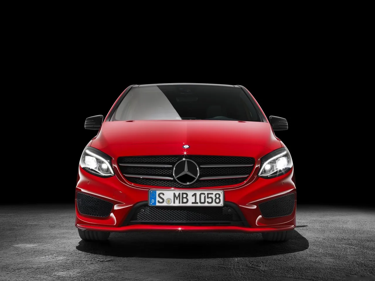 Mercedes-Benz B-Class (2015) - Front