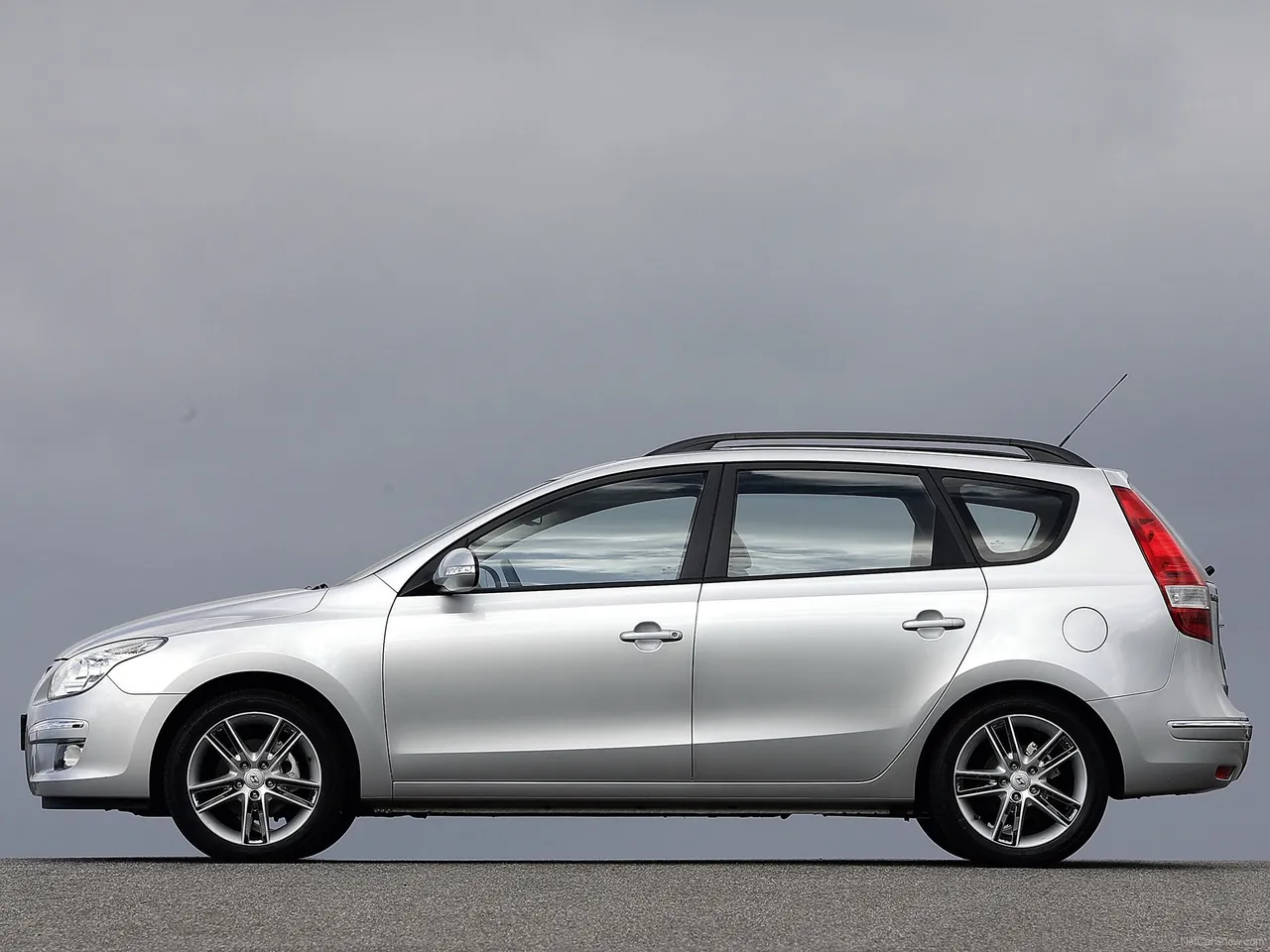 Hyundai i30 Estate (2008) – boční profil