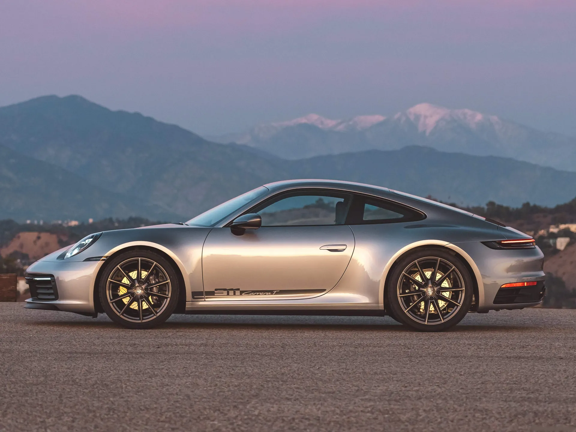Porsche 911 Carrera T (2023) – boční profil