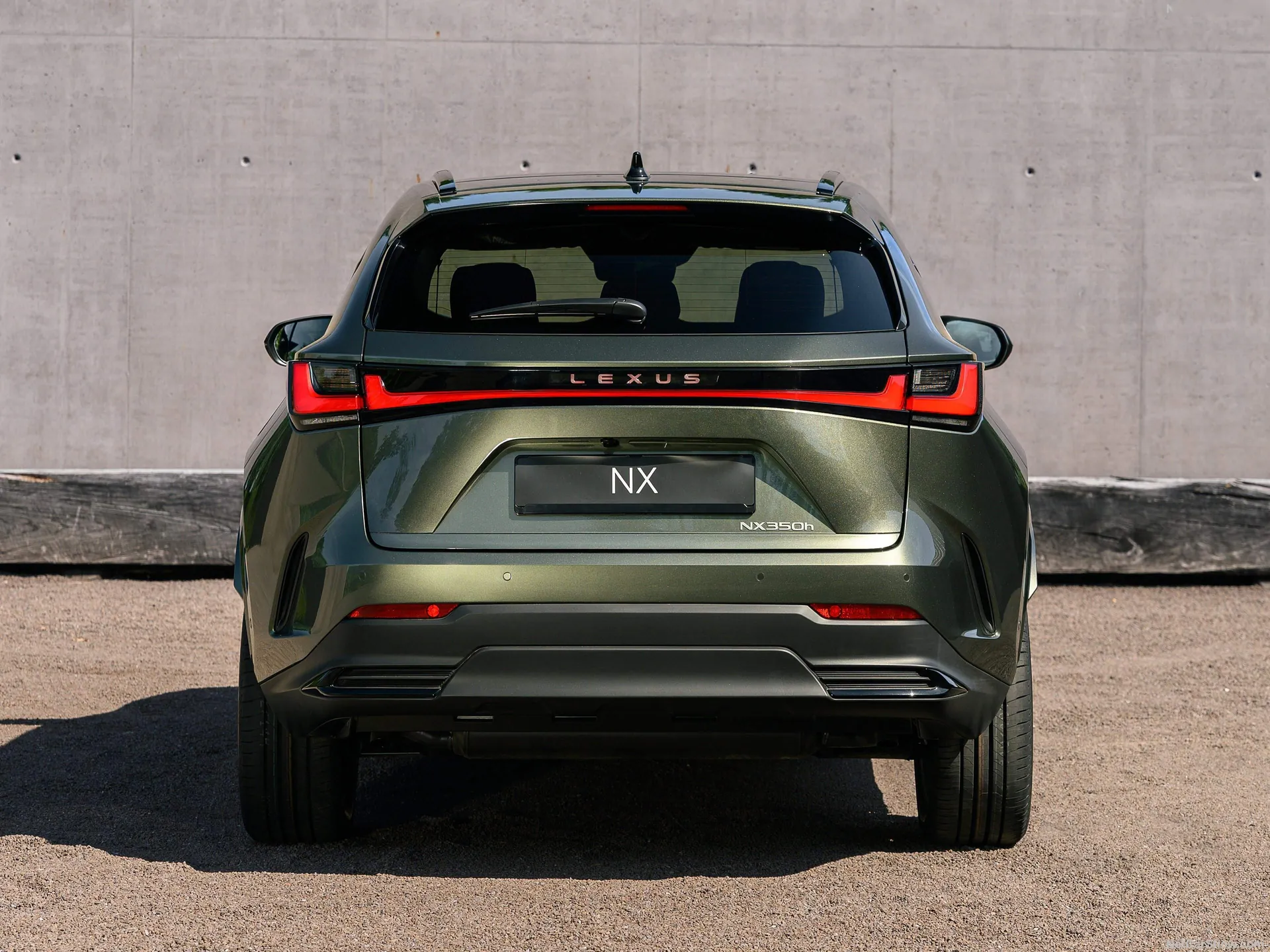 Lexus NX (2027) – zezadu